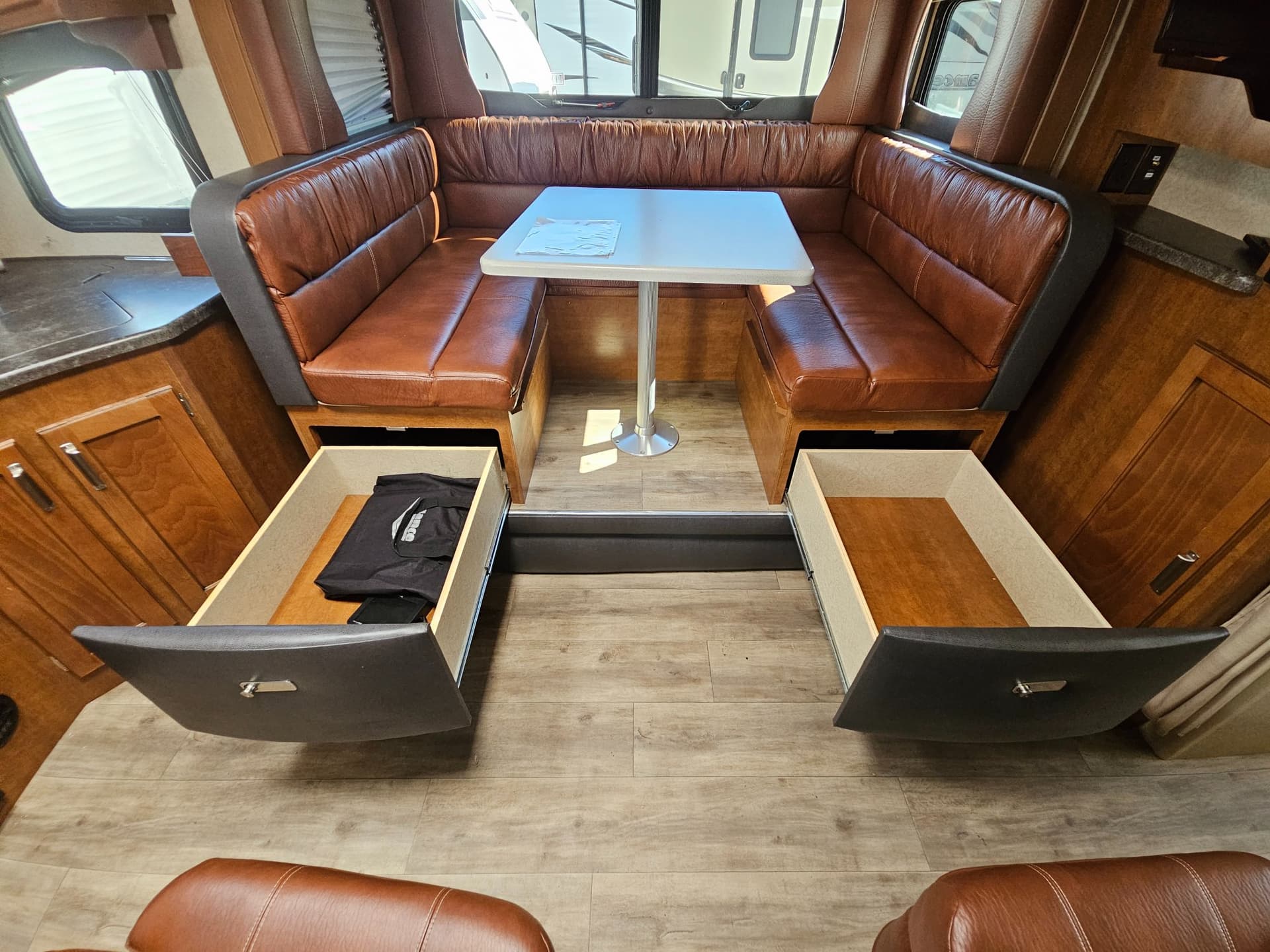 2018 Lance Travel Trailer 2018 Lance Travel Trailer 2285 - thumbnail 11