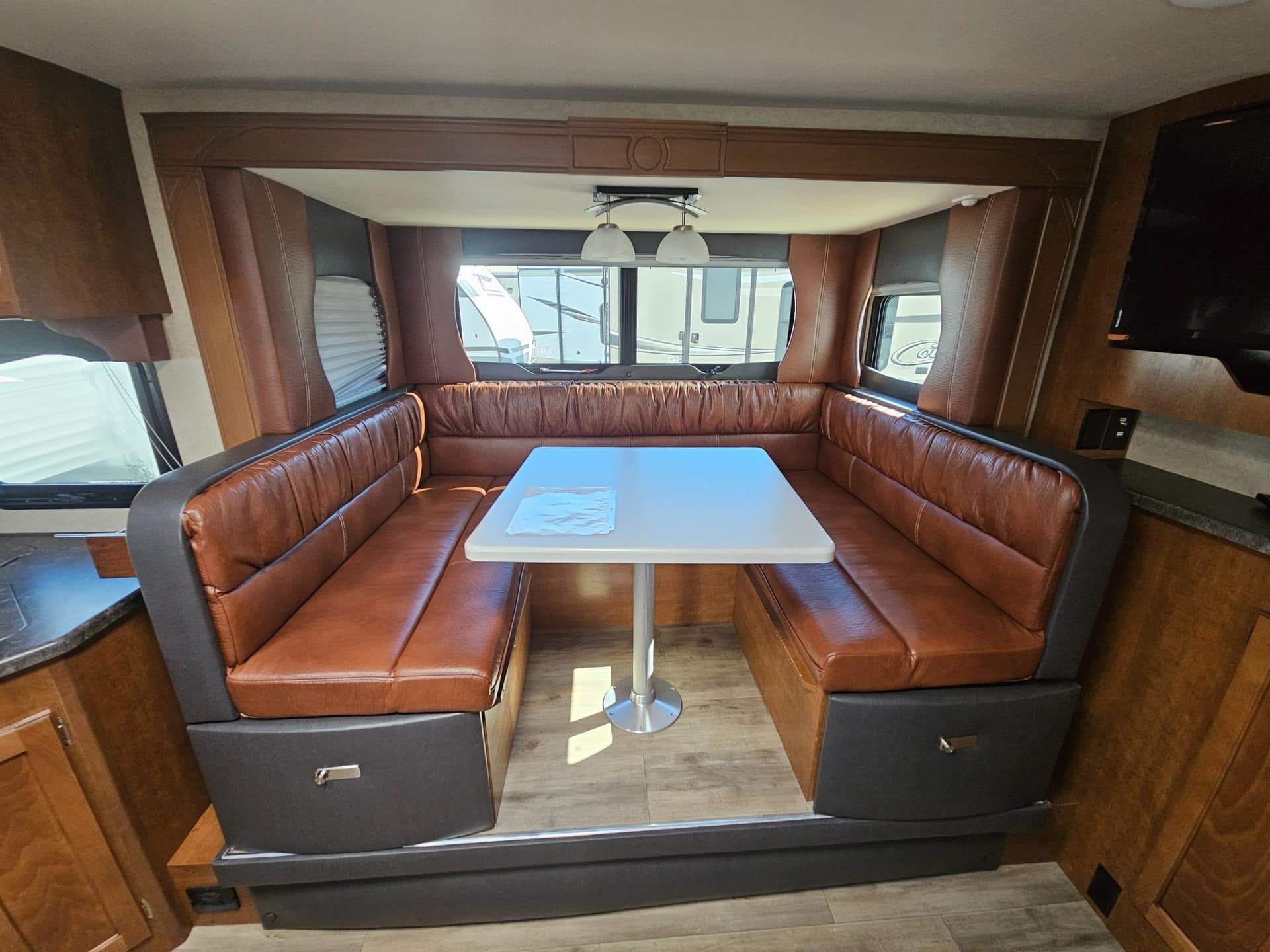 2018 Lance Travel Trailer 2018 Lance Travel Trailer 2285 - thumbnail 12