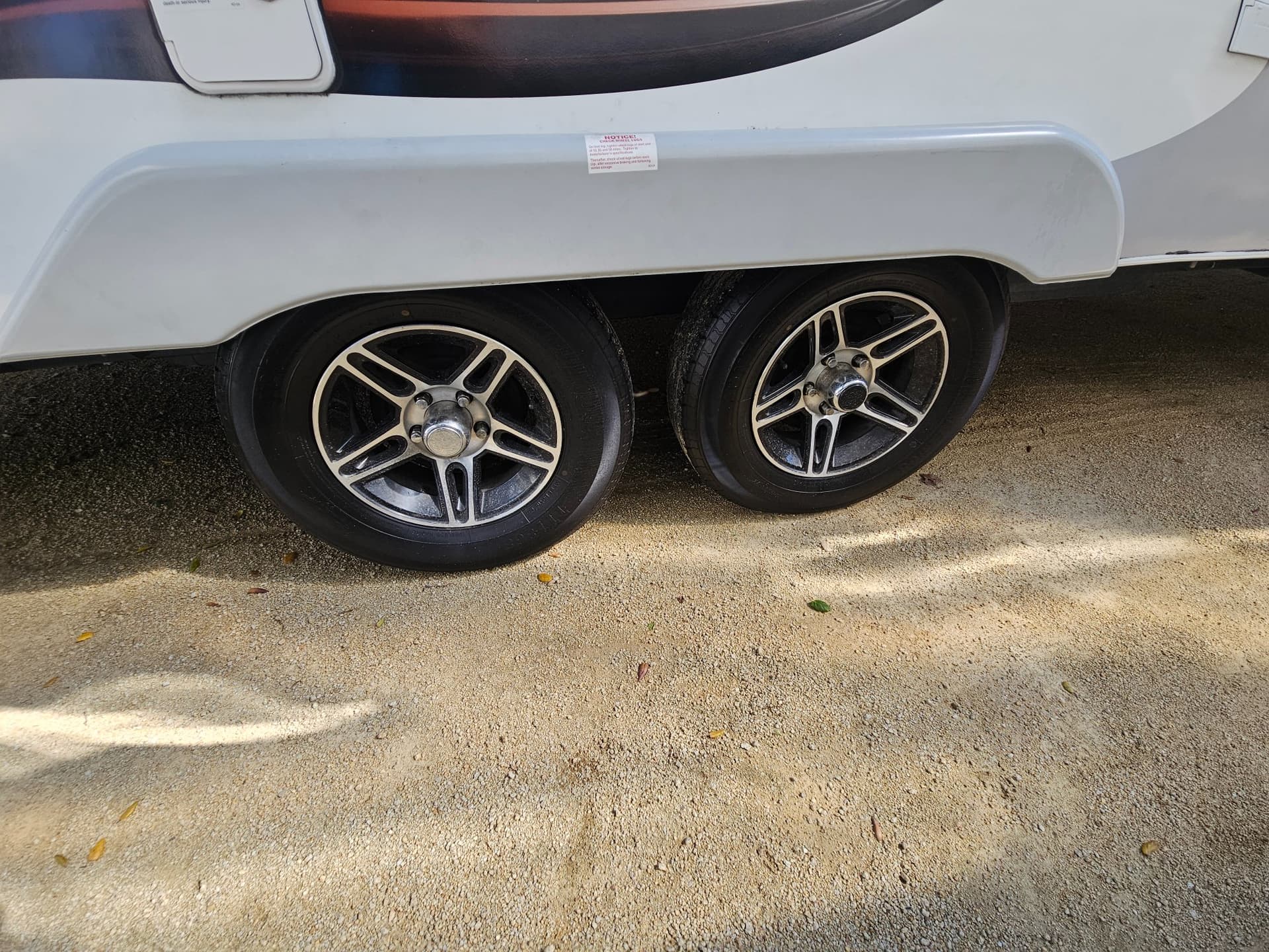 2018 Lance Travel Trailer 2018 Lance Travel Trailer 2285 - thumbnail 26