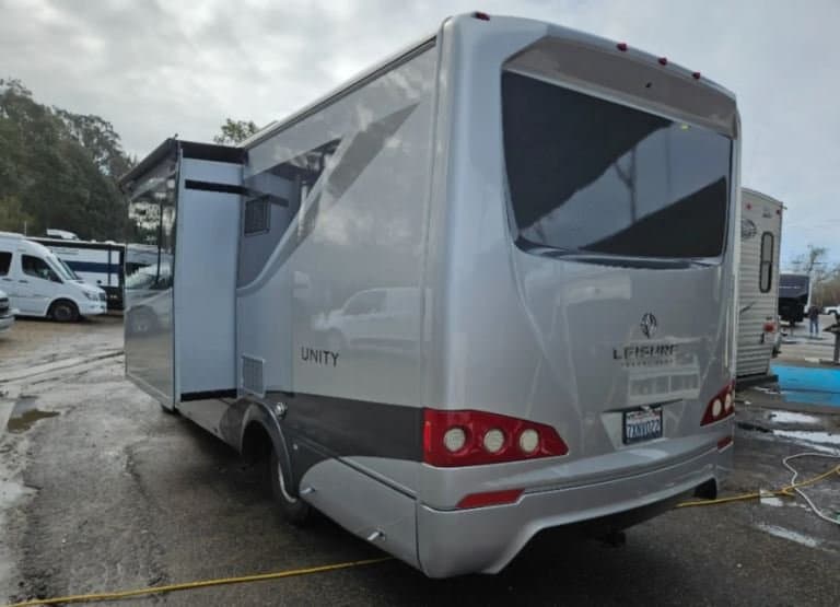 2016 Leisure Travel Vans 2016 Leisure Travel Vans Unity - thumbnail 3