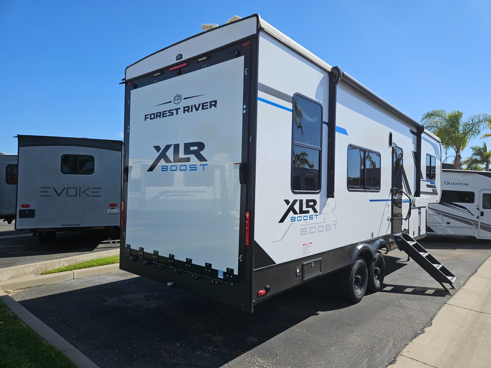 2026 Forest River 2026 Forest River XLR Boost - thumbnail 3