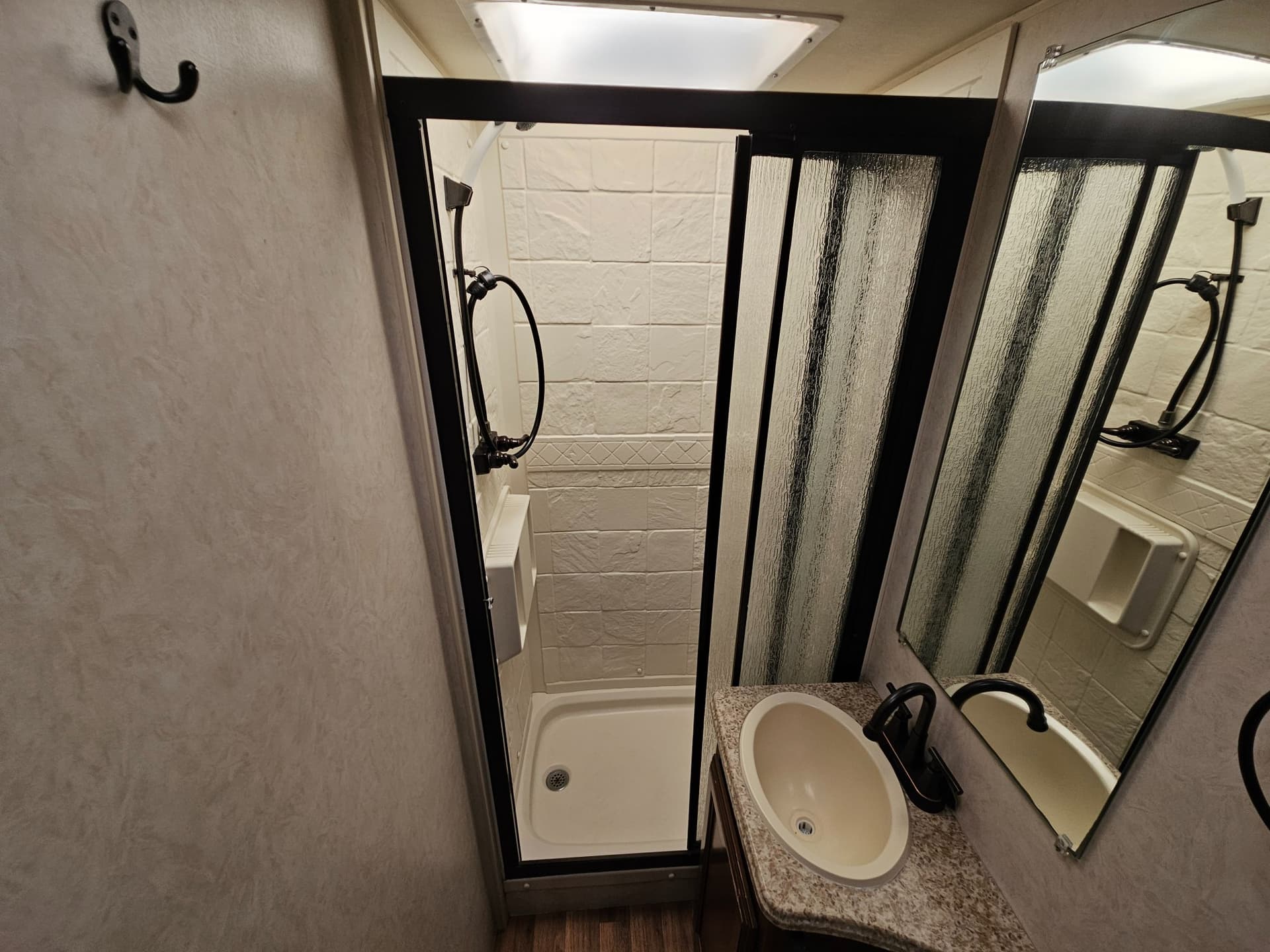 2013 Coachmen 2013 Coachmen Leprechaun - thumbnail 22