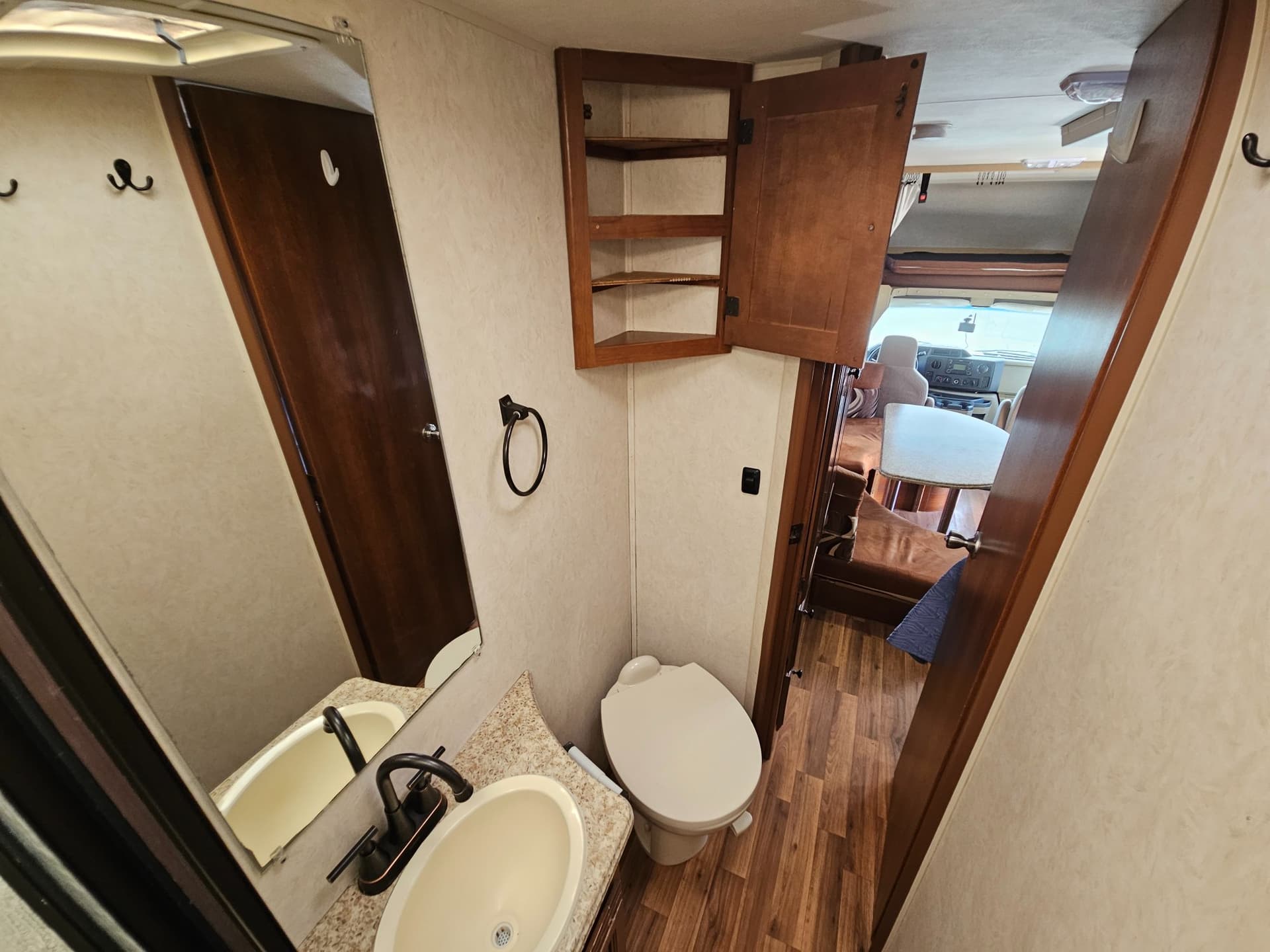 2013 Coachmen 2013 Coachmen Leprechaun - thumbnail 24