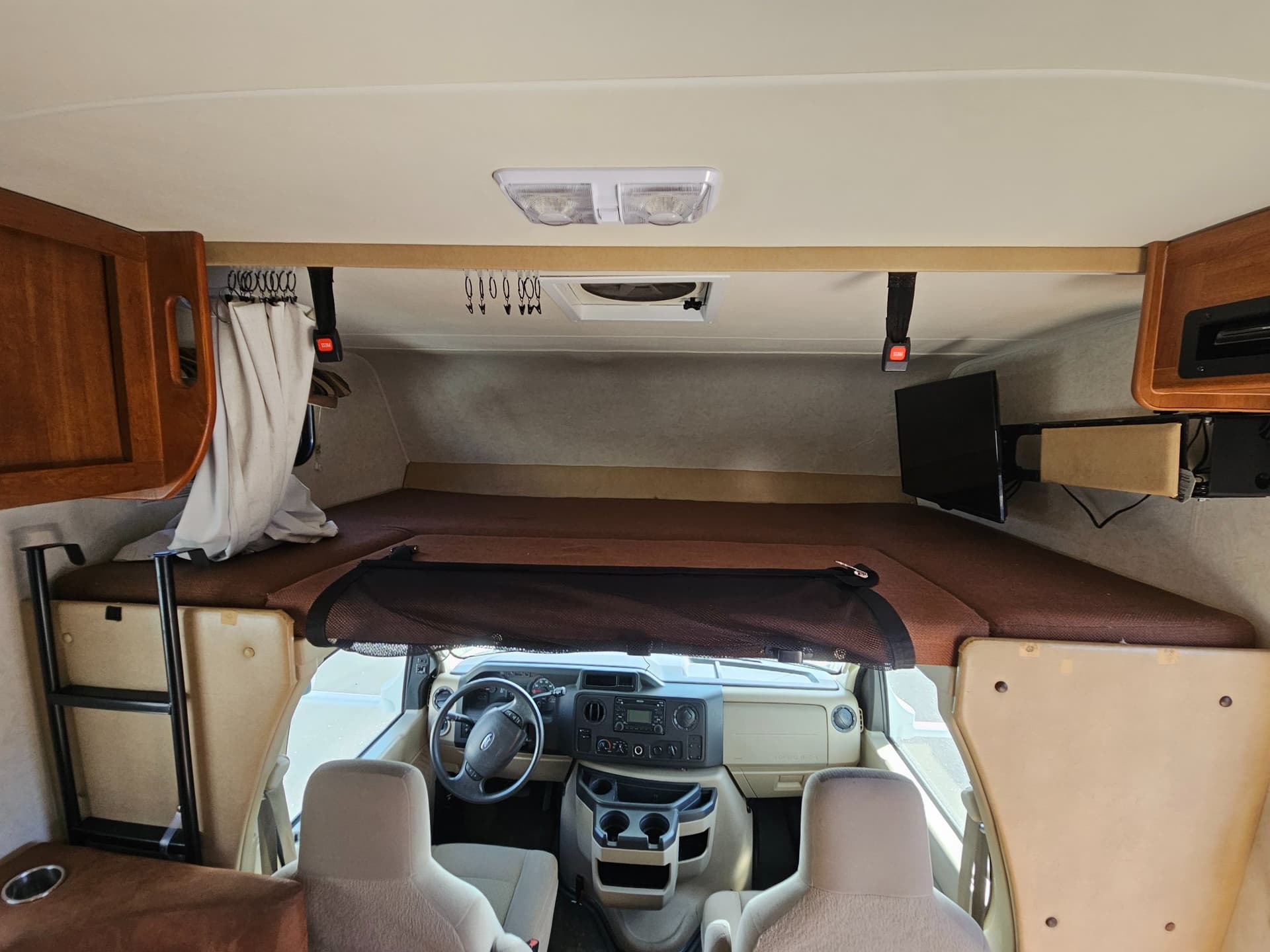 2013 Coachmen 2013 Coachmen Leprechaun - thumbnail 28