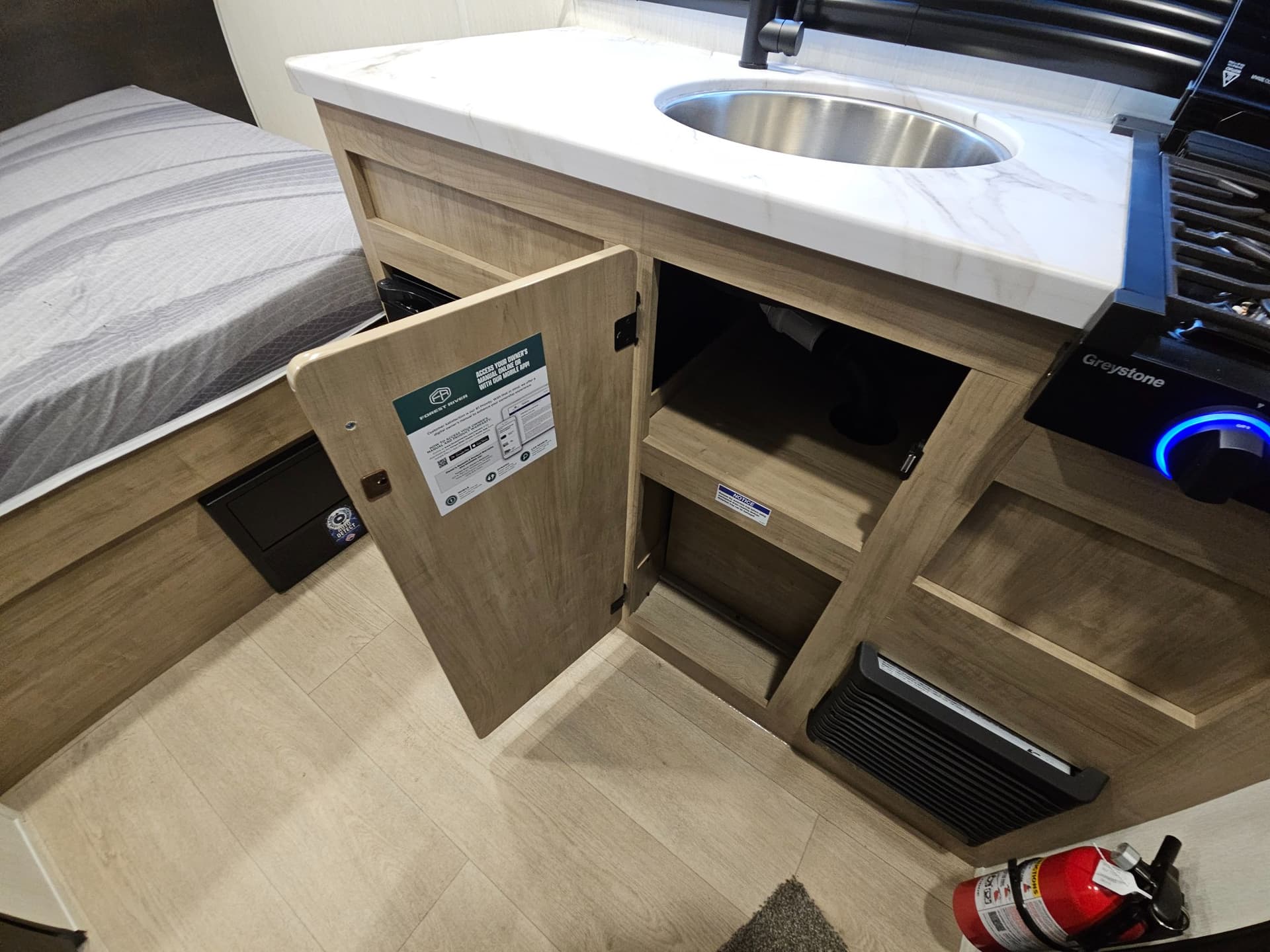 2026 FOREST RIVER RV 2026 FOREST RIVER RV Cherokee Wolf Pup - thumbnail 15