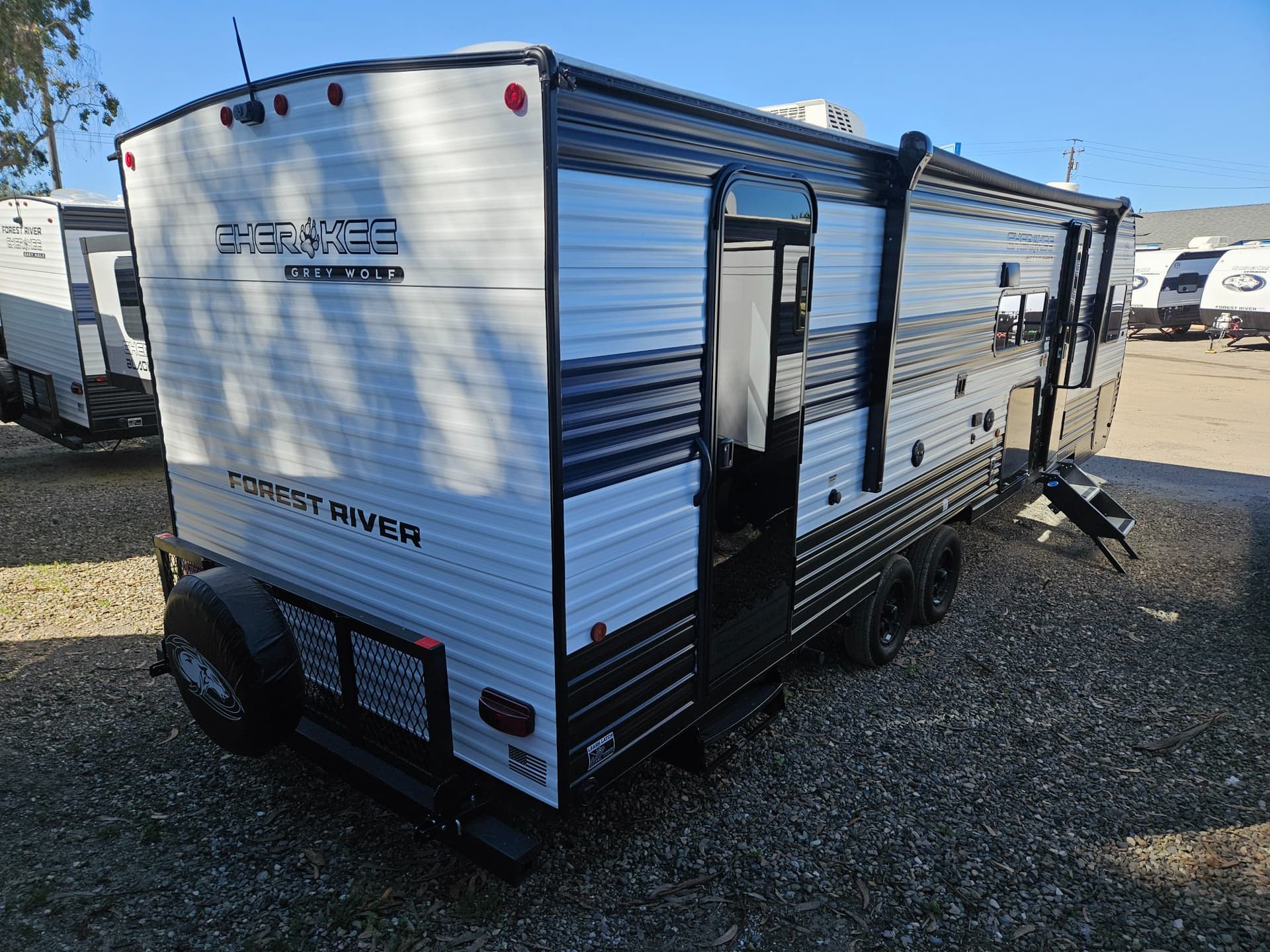 2026 Forest River RV 2026 Forest River RV Cherokee Grey Wolf - thumbnail 3