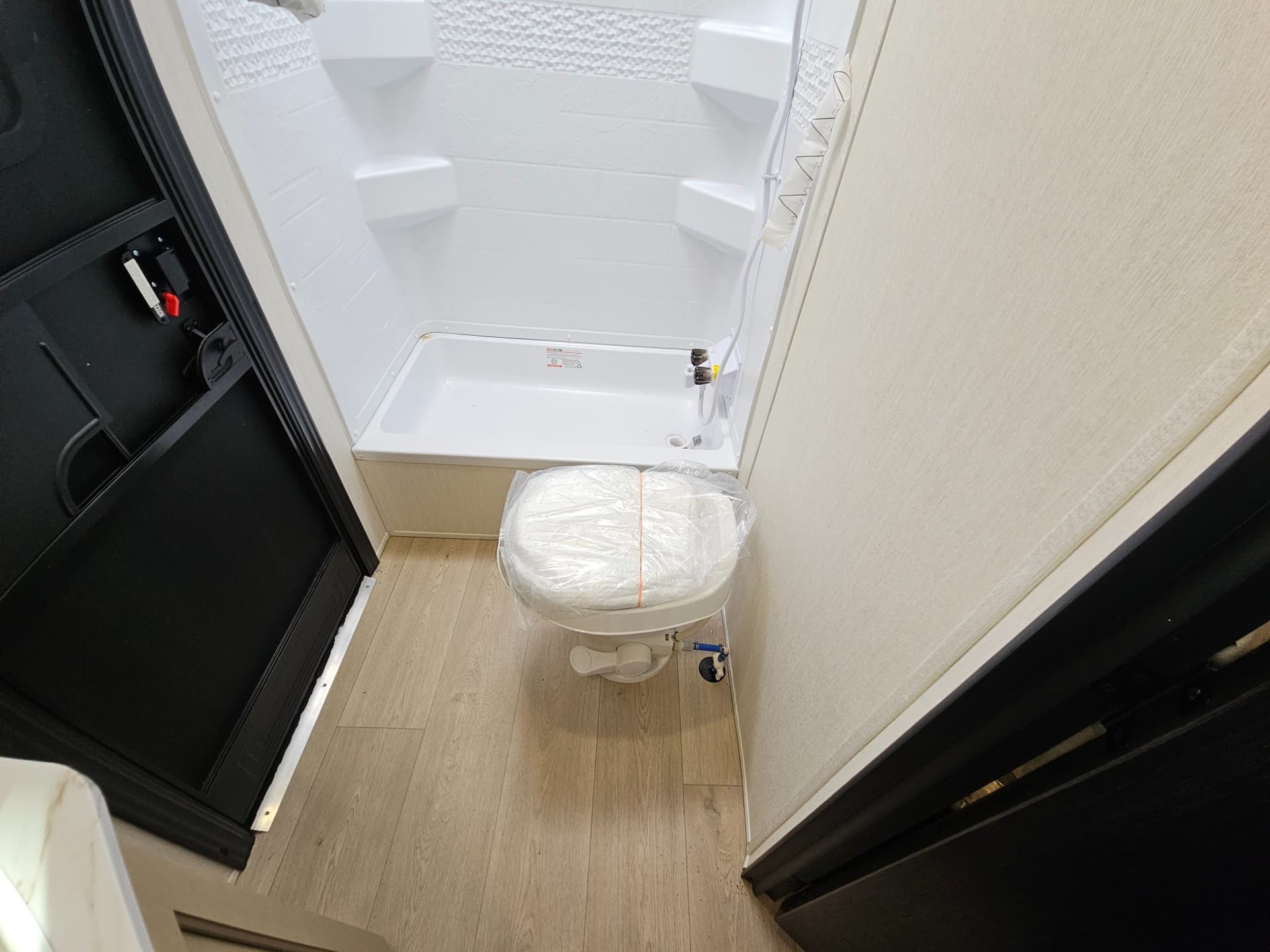 2026 Forest River RV 2026 Forest River RV Cherokee Grey Wolf - thumbnail 25