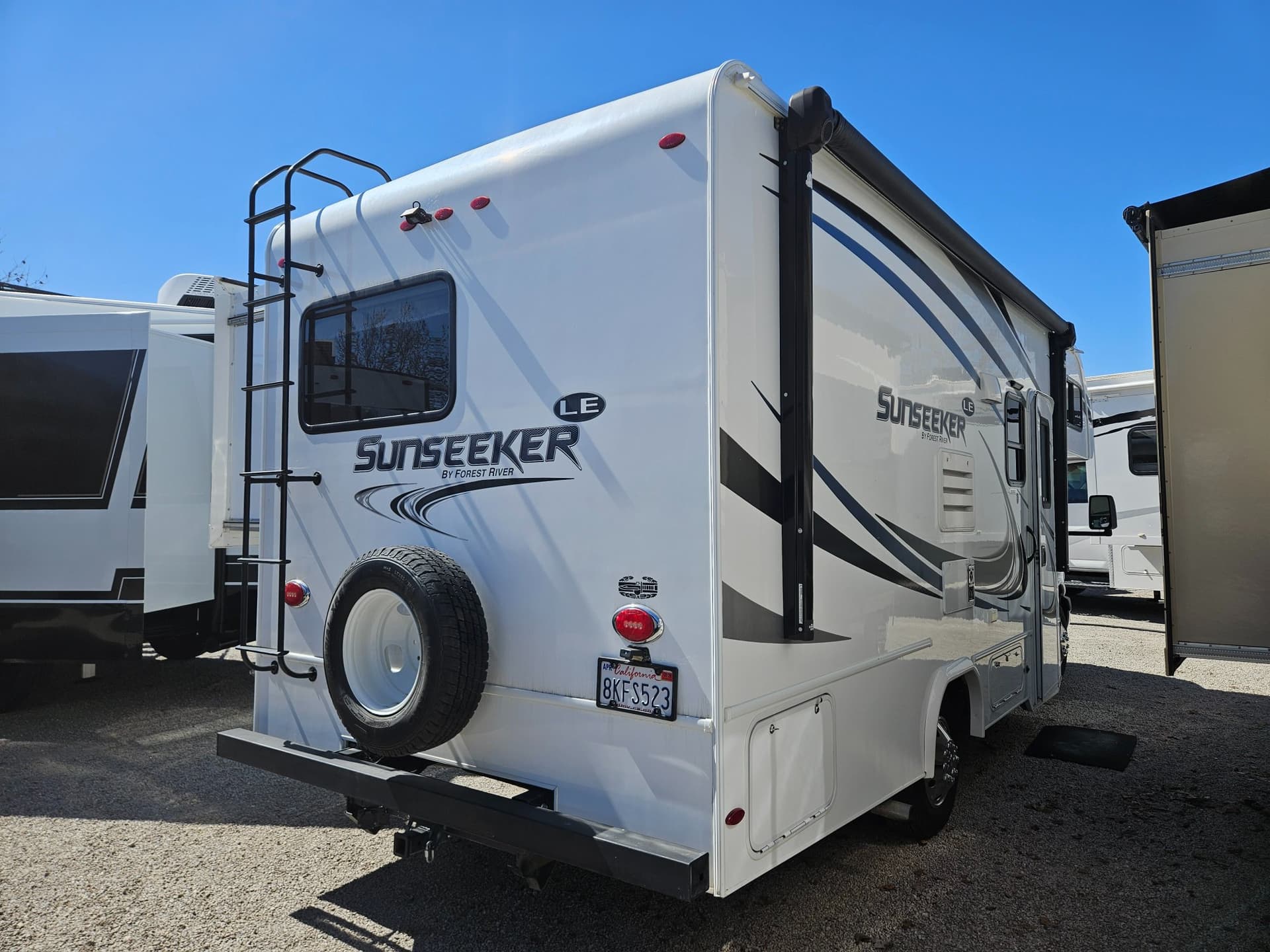 2018 Forest River RV 2018 Forest River RV Sunseeker LE - thumbnail 2