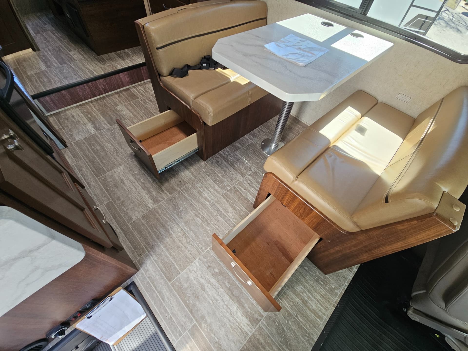 2018 Forest River RV 2018 Forest River RV Sunseeker LE - thumbnail 7