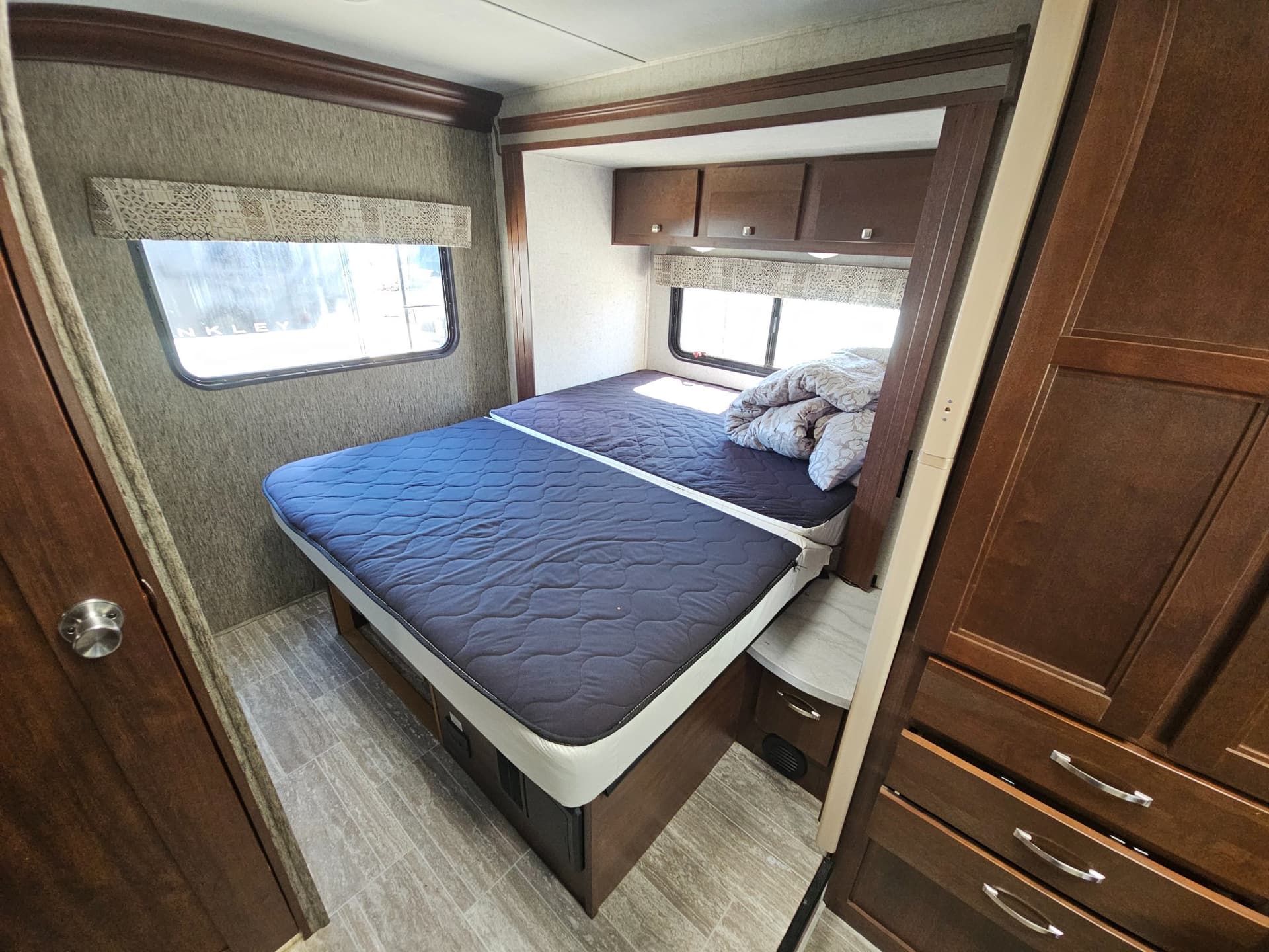 2018 Forest River RV 2018 Forest River RV Sunseeker LE - thumbnail 10