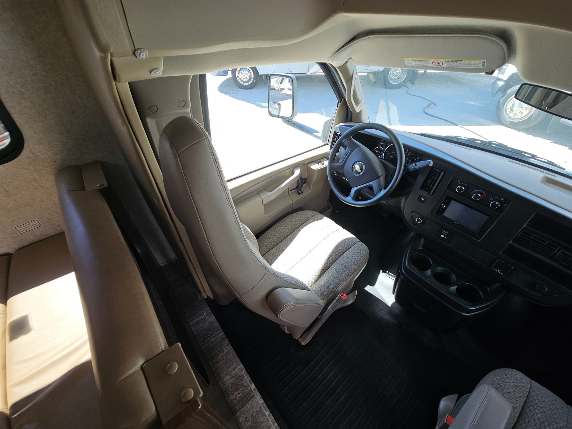 2018 Forest River RV 2018 Forest River RV Sunseeker LE - thumbnail 27