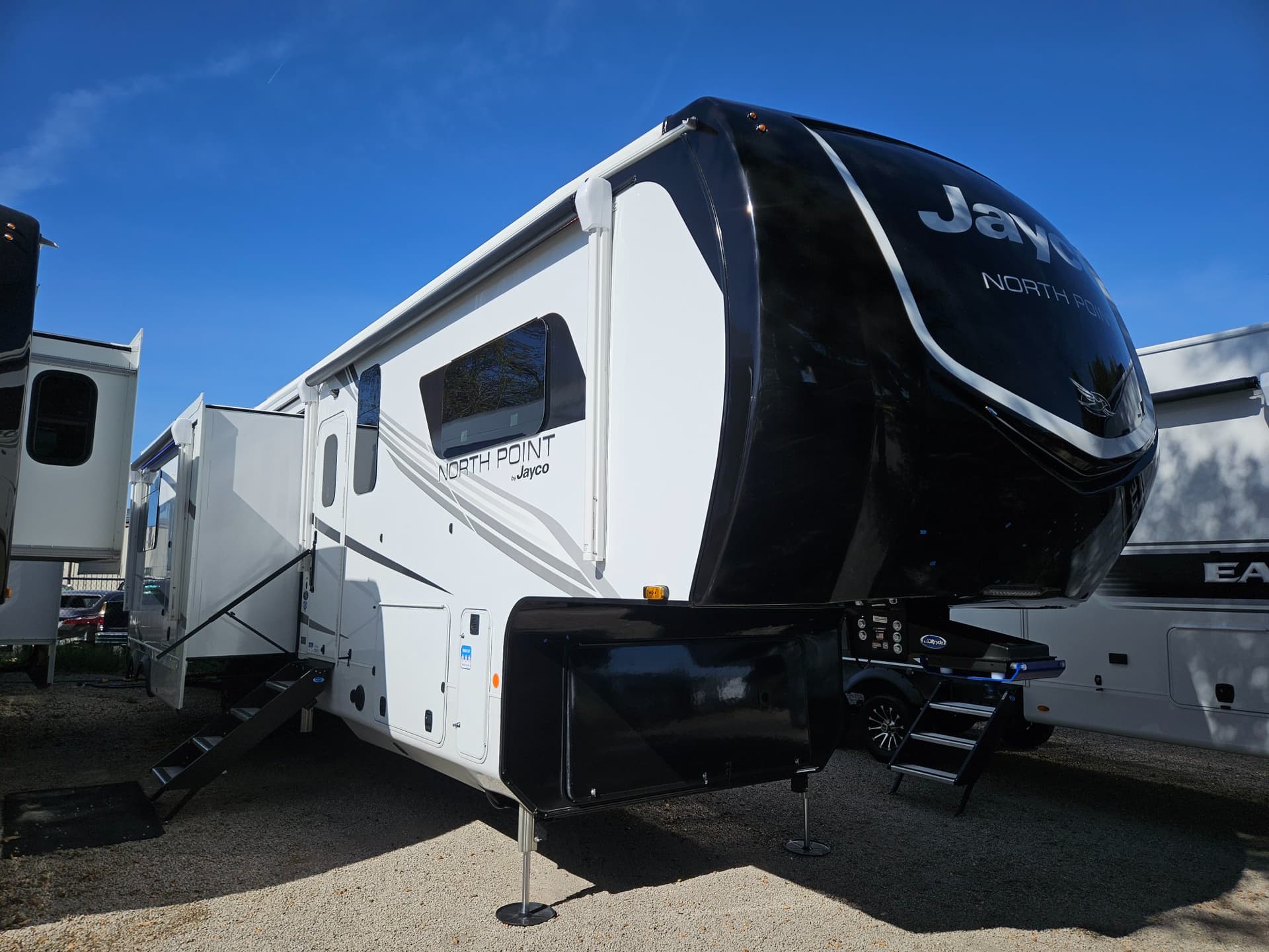 2026 Jayco North Point 395DSDB