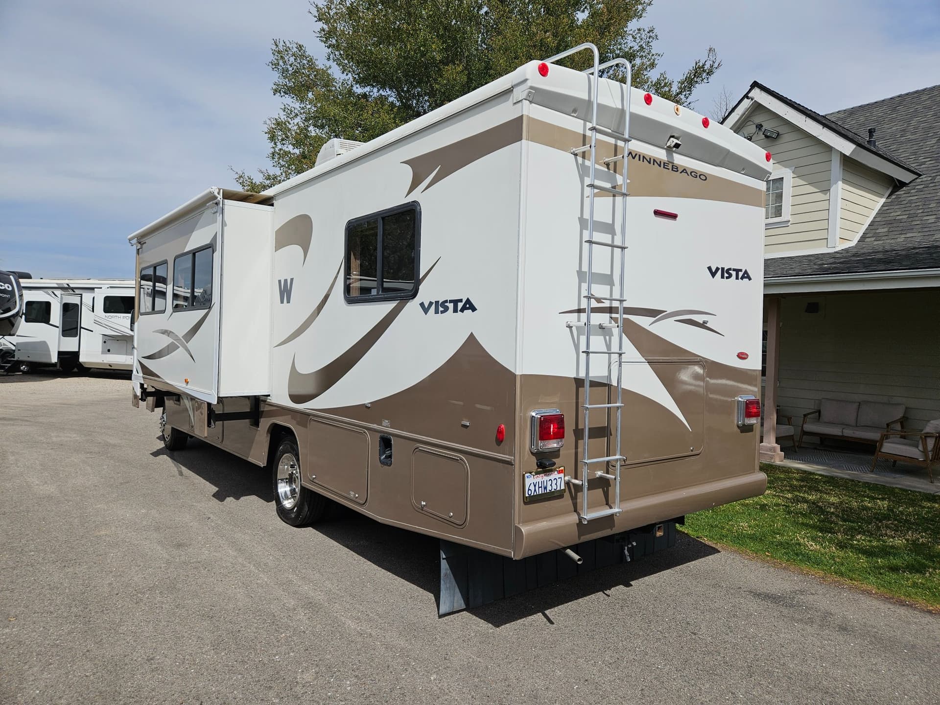 2009 Winnebago 2009 Winnebago Vista - thumbnail 3