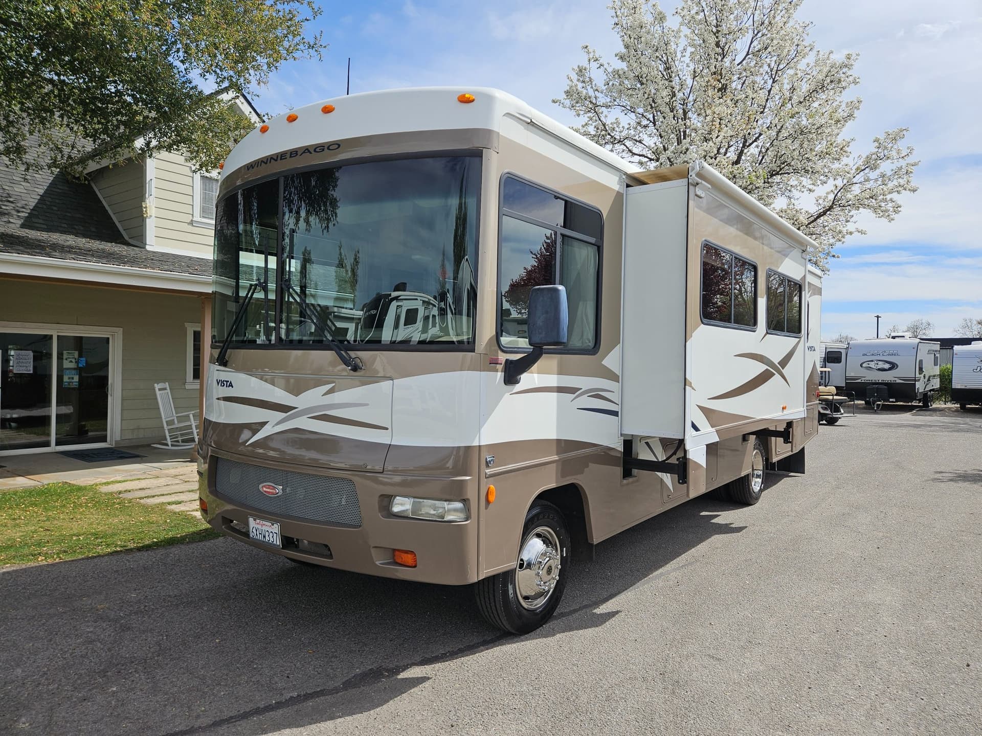 2009 Winnebago 2009 Winnebago Vista - thumbnail 4