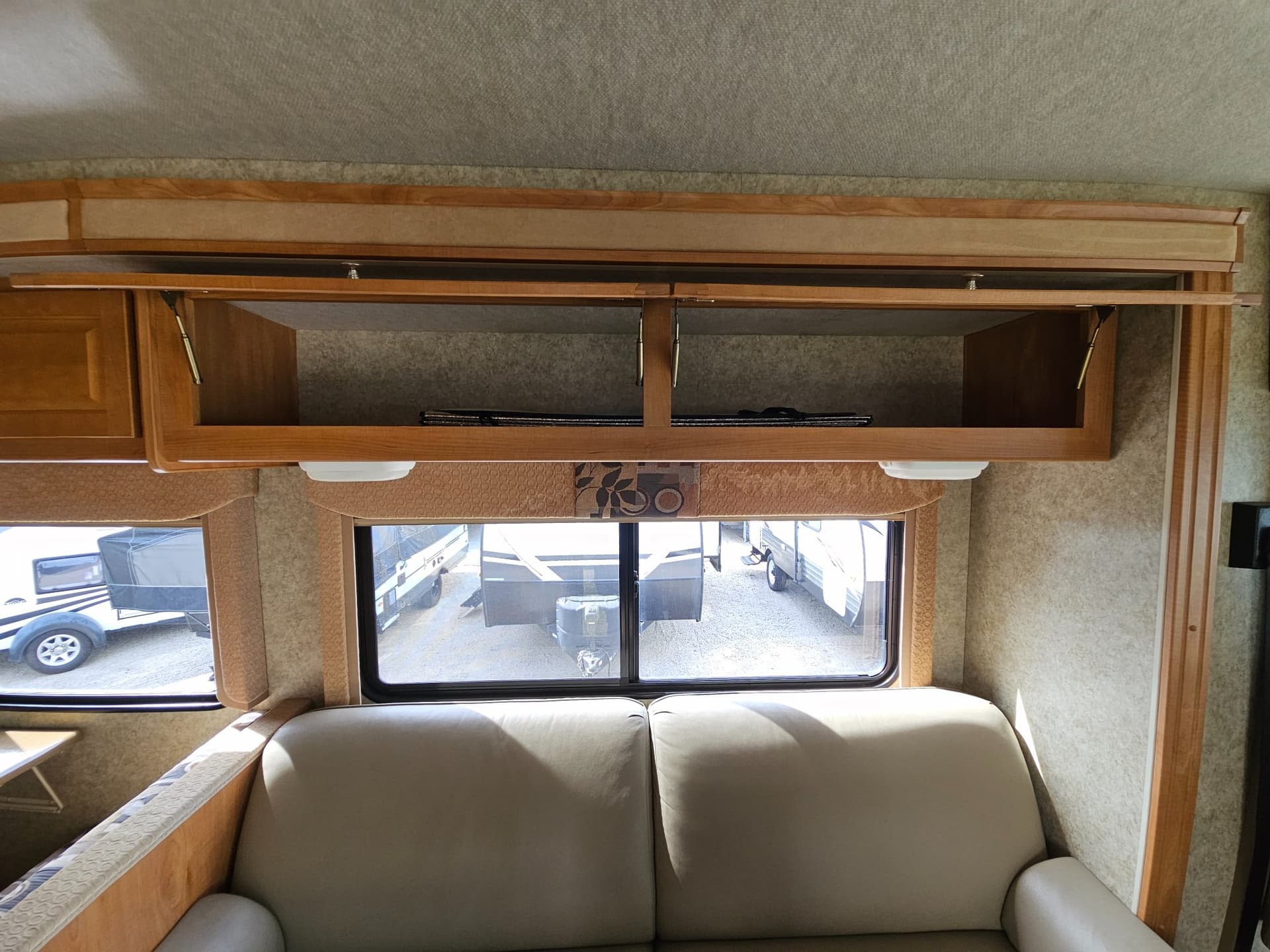 2009 Winnebago 2009 Winnebago Vista - thumbnail 9