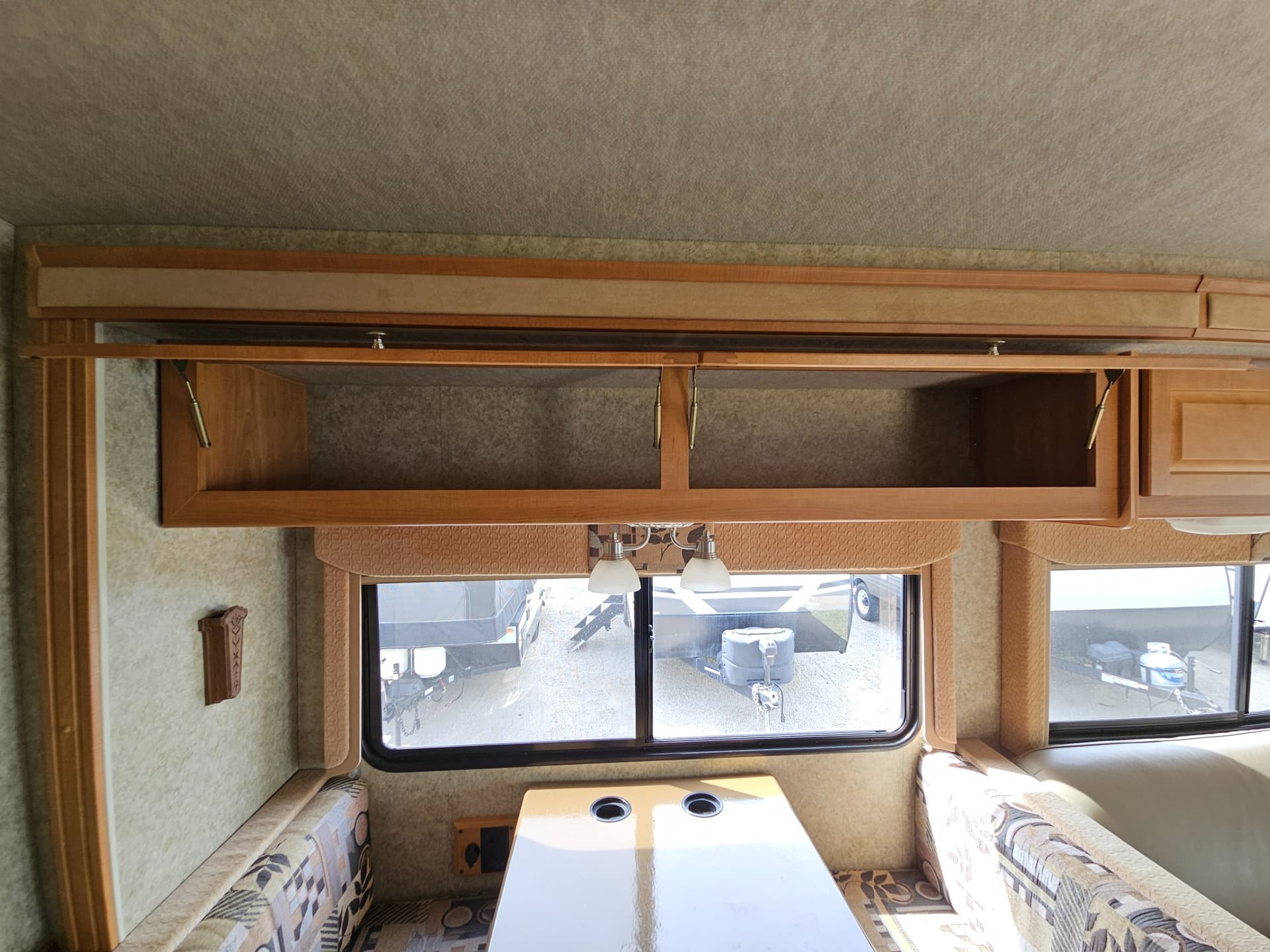 2009 Winnebago 2009 Winnebago Vista - thumbnail 12