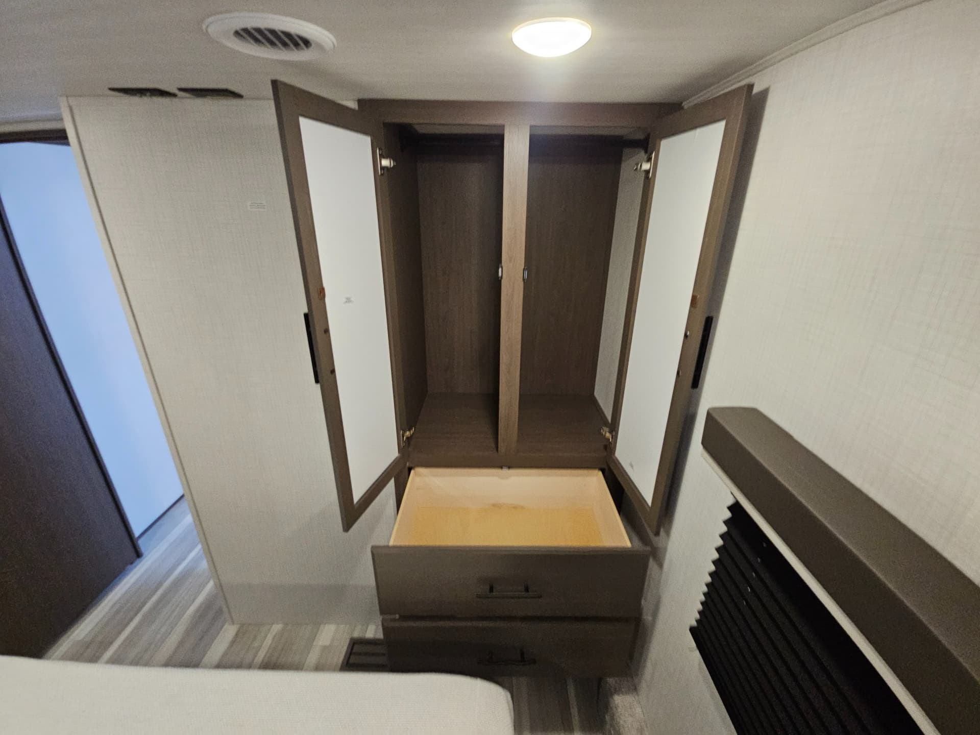 2026 Keystone RV 2026 Keystone RV Cougar Sport - thumbnail 39