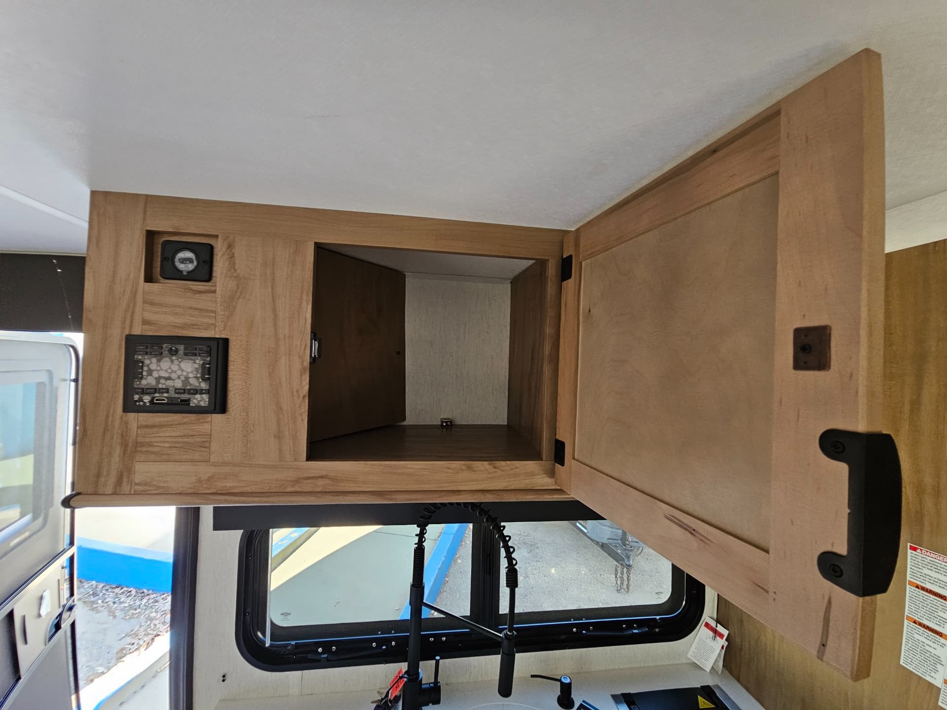 2024 Forest River RV 2024 Forest River RV Cherokee Wolf Pup Black Label - thumbnail 13