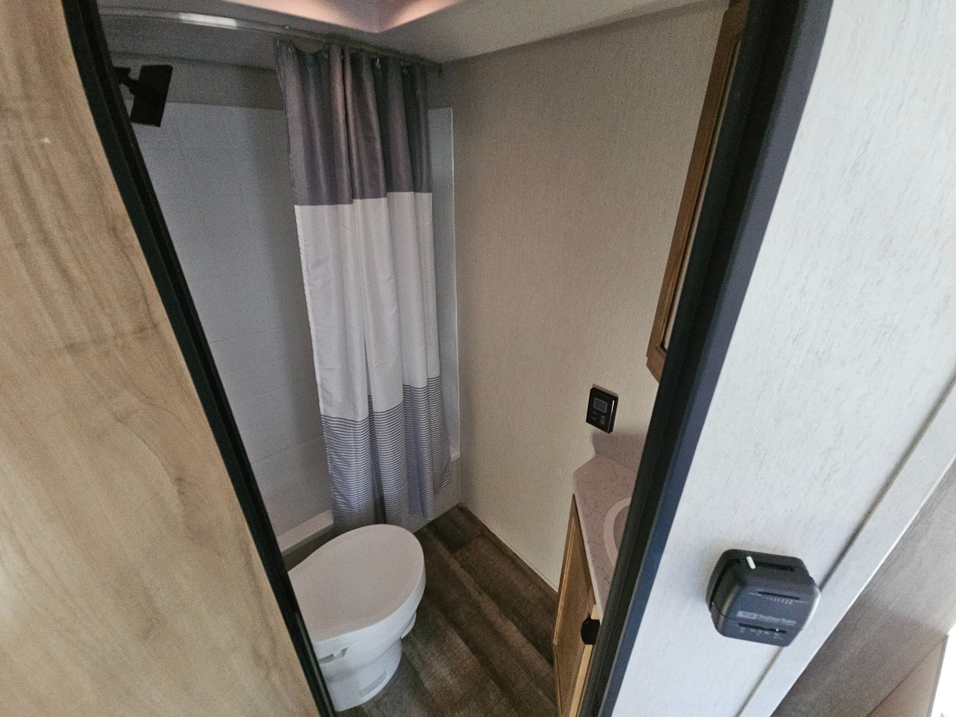 2024 Forest River RV 2024 Forest River RV Cherokee Wolf Pup Black Label - thumbnail 20