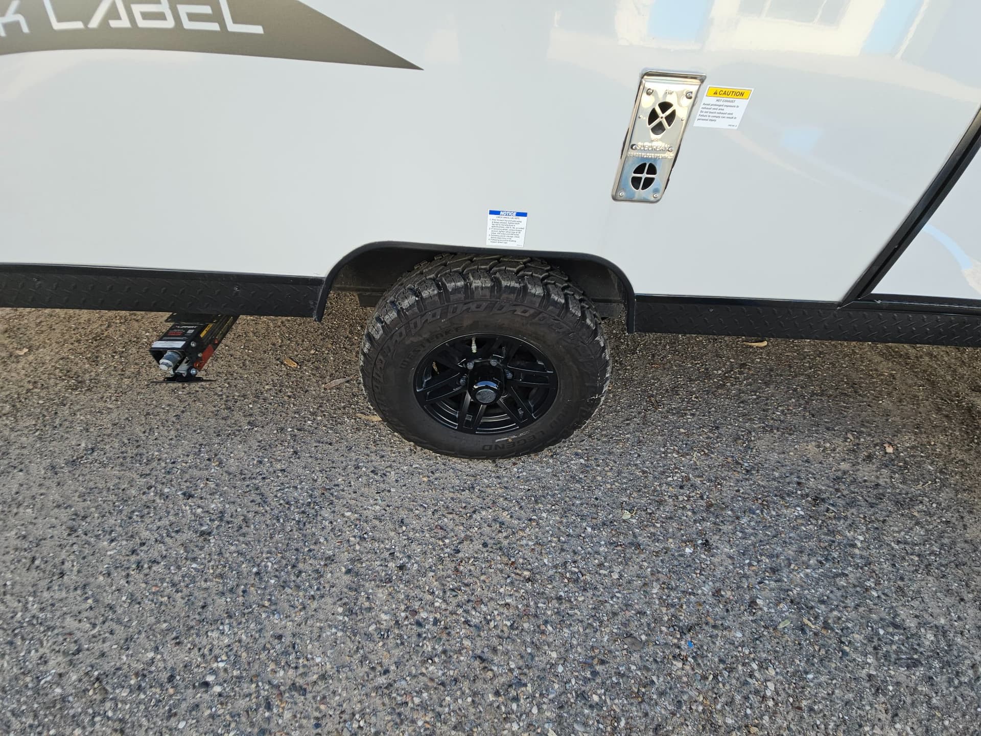 2024 Forest River RV 2024 Forest River RV Cherokee Wolf Pup Black Label - thumbnail 32