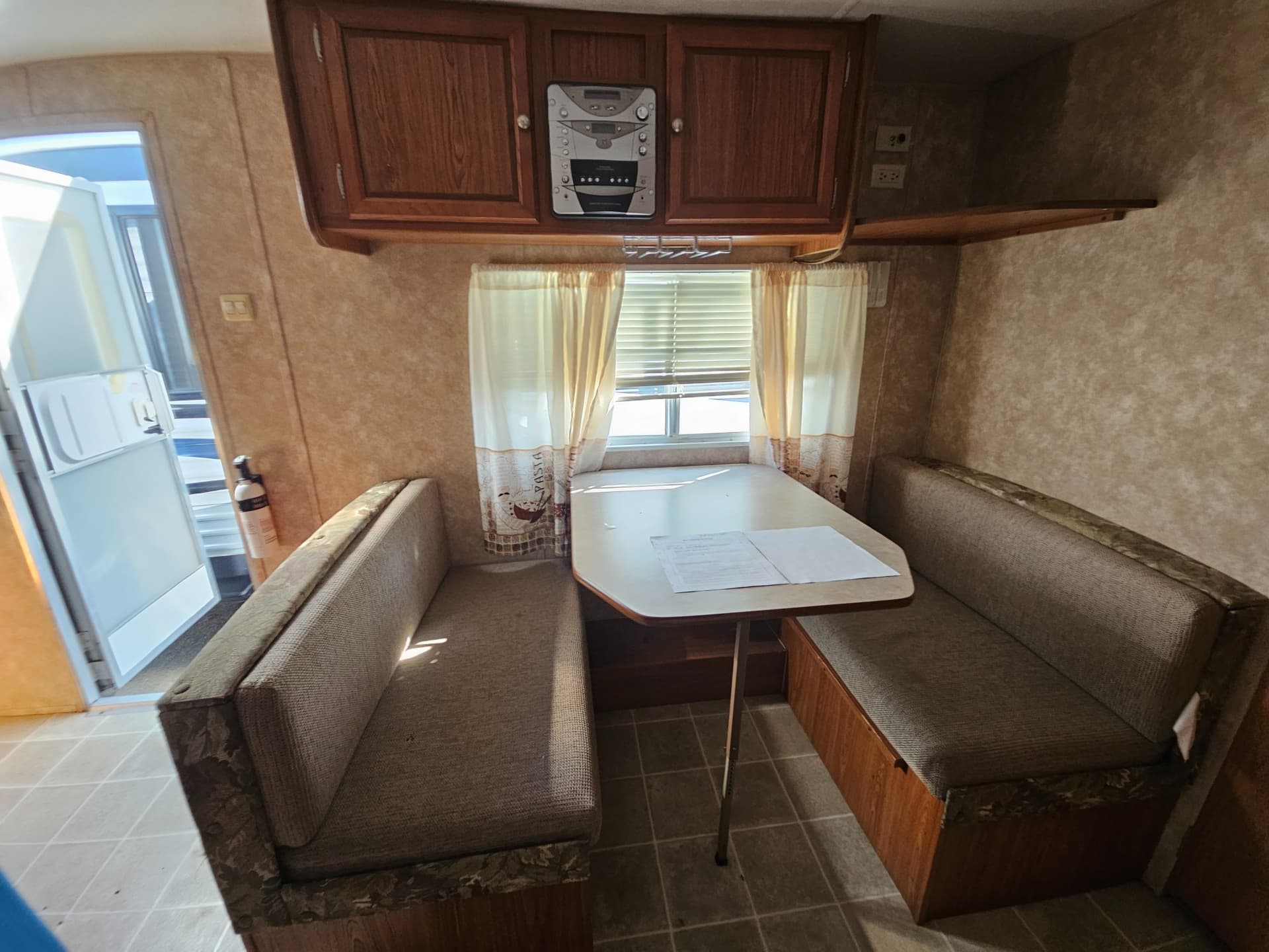 2005 Skyline  2005 Skyline  Weekender - thumbnail 4