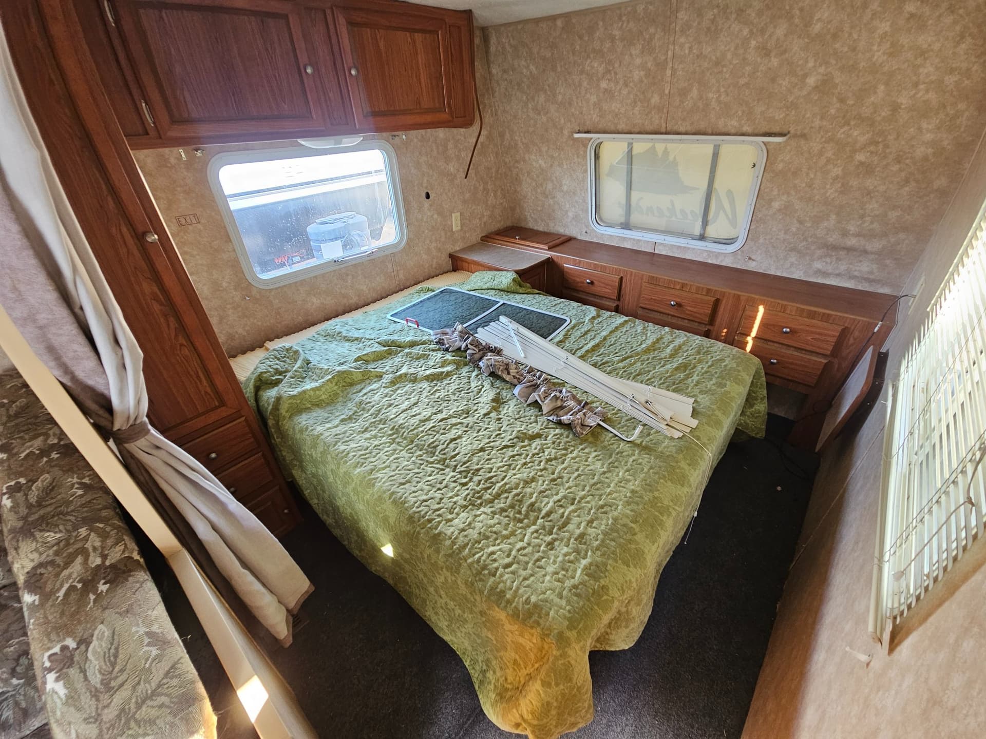 2005 Skyline  2005 Skyline  Weekender - thumbnail 8