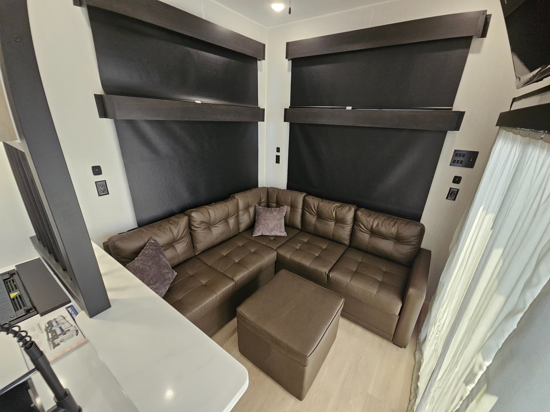 2026 Forest River RV 2026 Forest River RV Cherokee Timberwolf Black Label - thumbnail 6