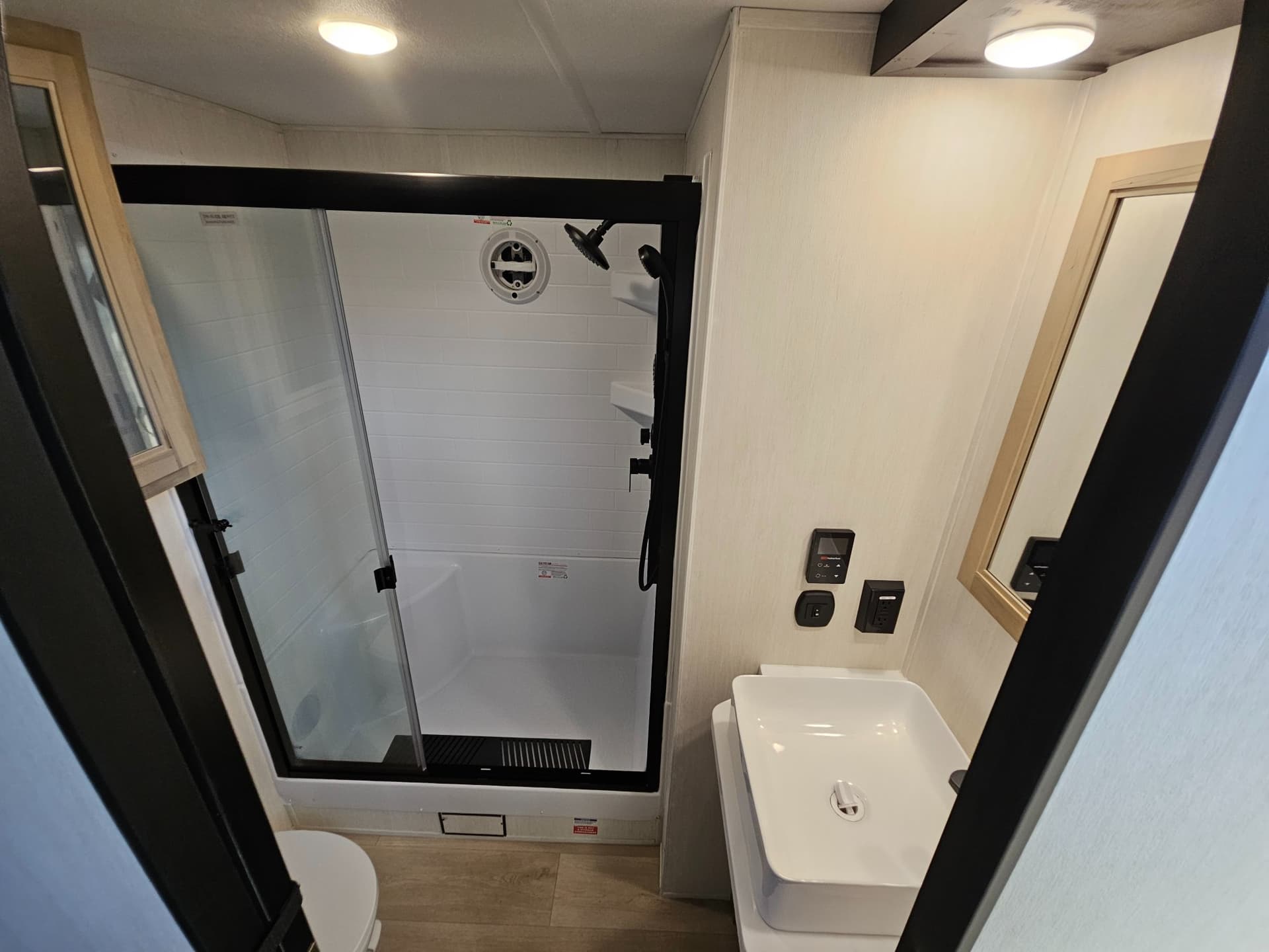 2026 Forest River RV 2026 Forest River RV Cherokee Timberwolf Black Label - thumbnail 19