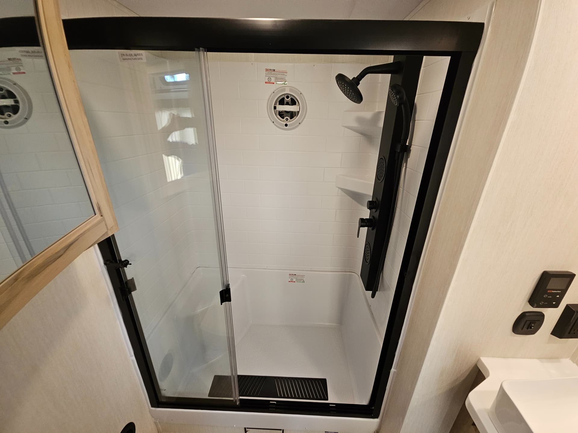 2026 Forest River RV 2026 Forest River RV Cherokee Timberwolf Black Label - thumbnail 22