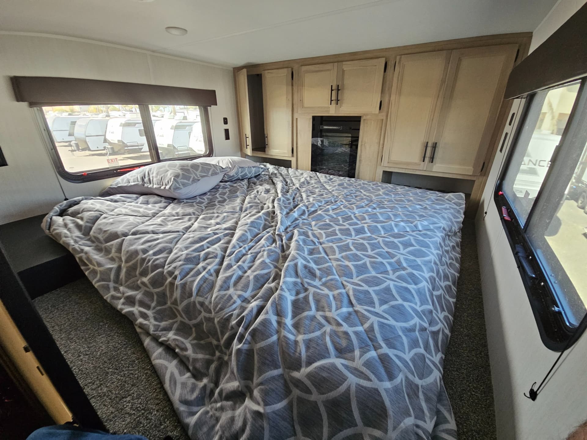 2026 Forest River RV 2026 Forest River RV Cherokee Timberwolf Black Label - thumbnail 25