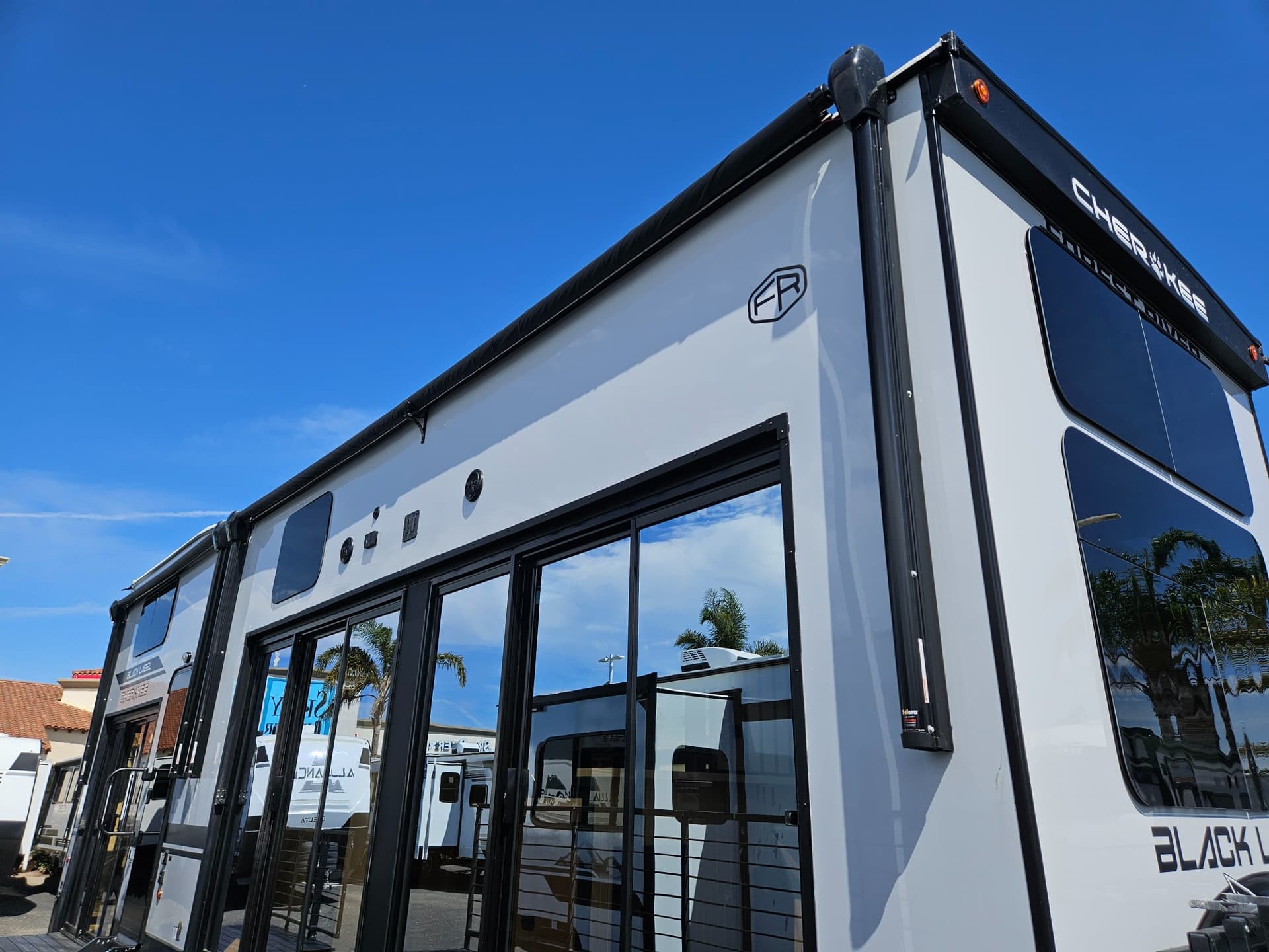 2026 Forest River RV 2026 Forest River RV Cherokee Timberwolf Black Label - thumbnail 33