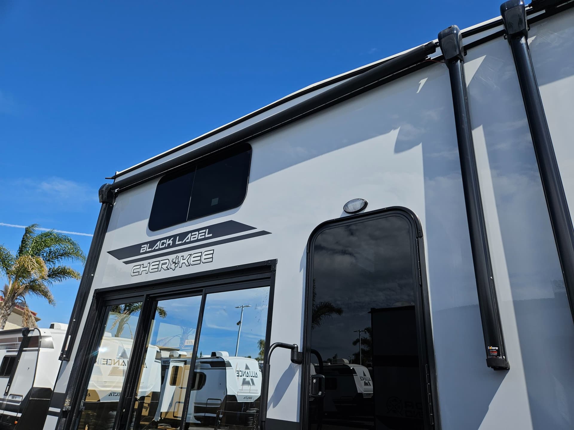 2026 Forest River RV 2026 Forest River RV Cherokee Timberwolf Black Label - thumbnail 36