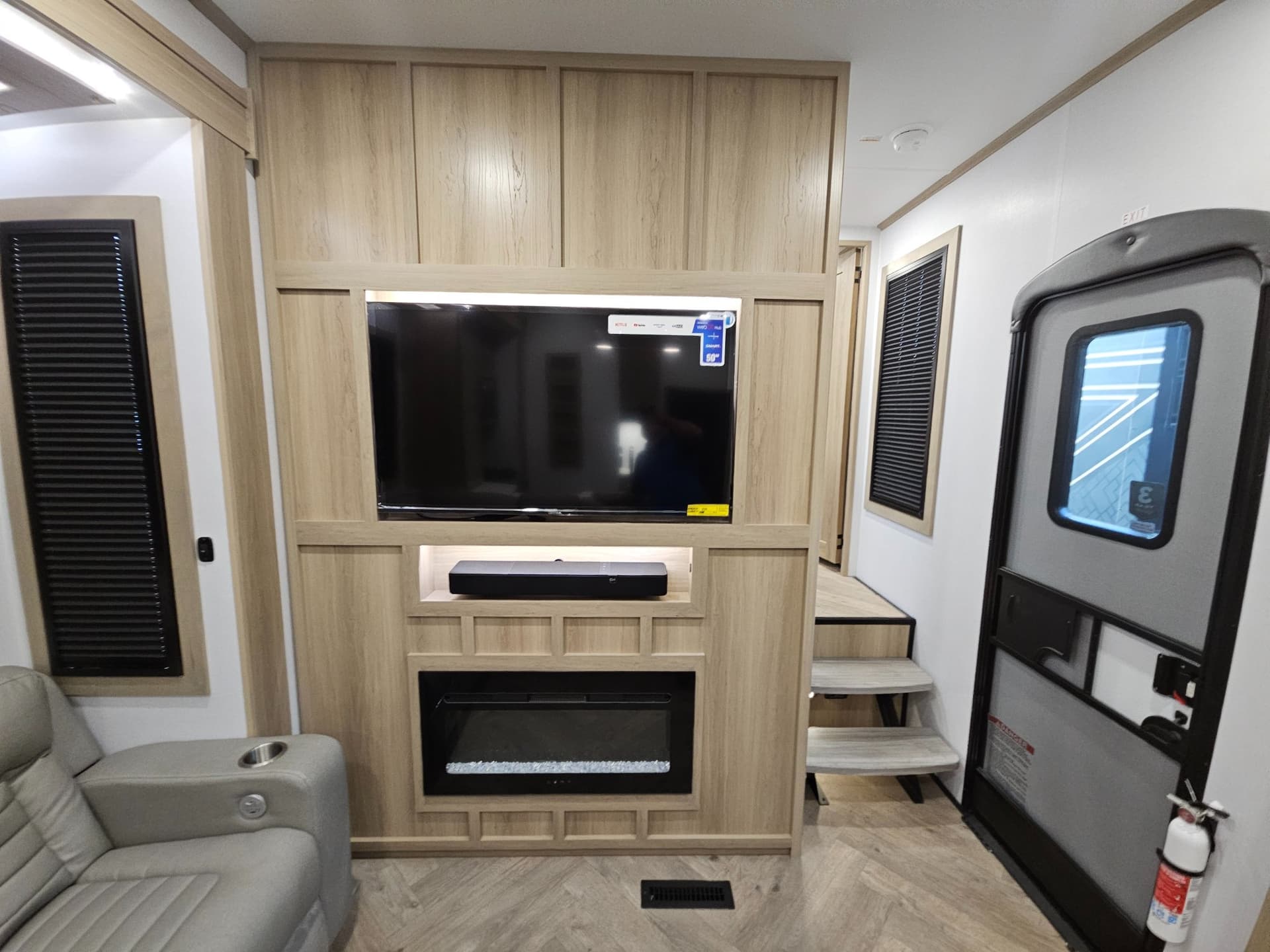 2026 Keystone RV 2026 Keystone RV Raptor - thumbnail 22