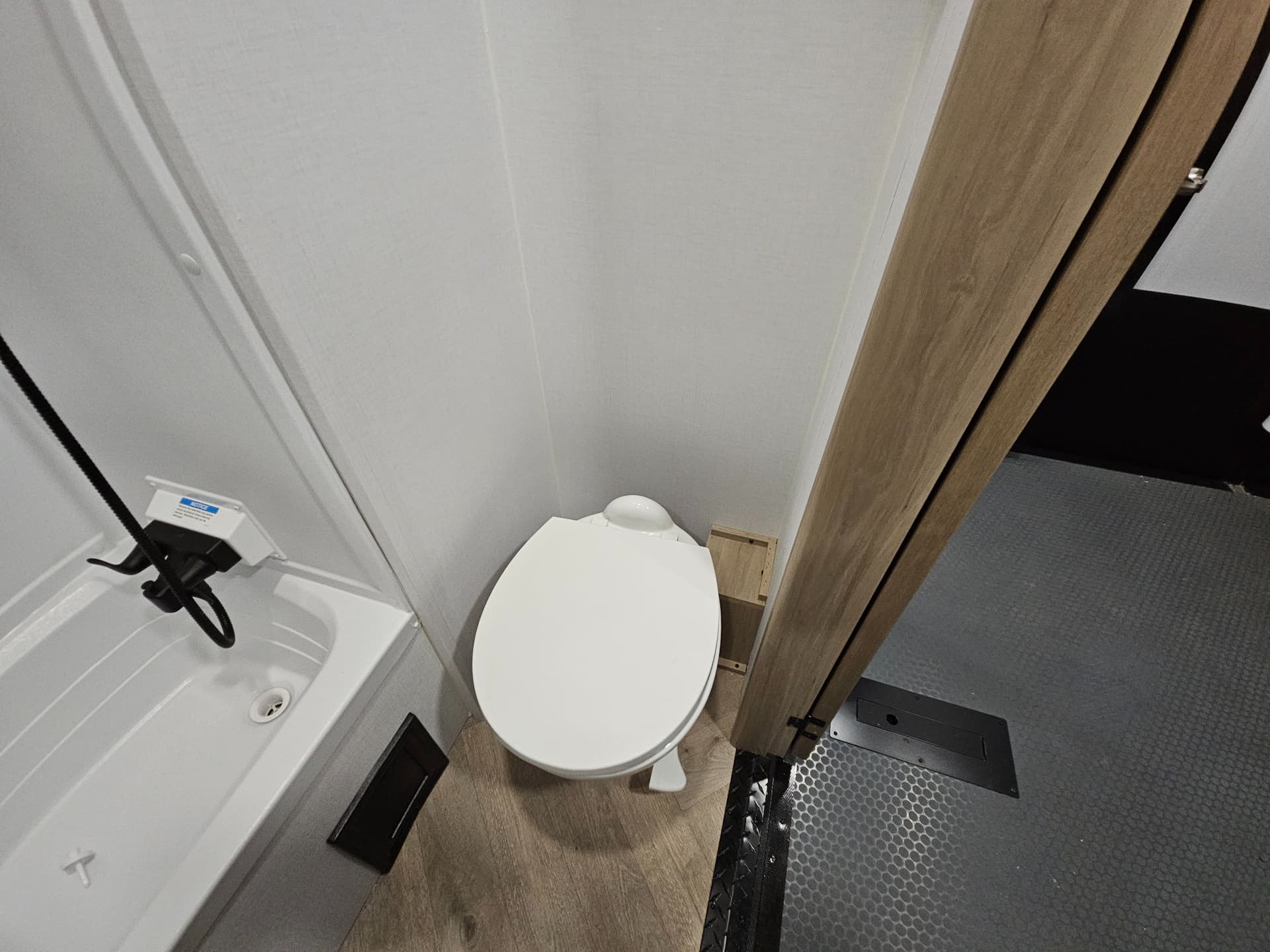 2026 Keystone RV 2026 Keystone RV Raptor - thumbnail 45