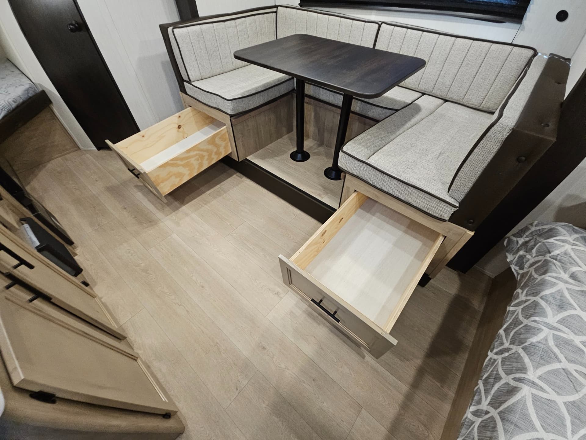 2026 Forest River RV 2026 Forest River RV Cherokee Wolf Pup Black Label - thumbnail 9