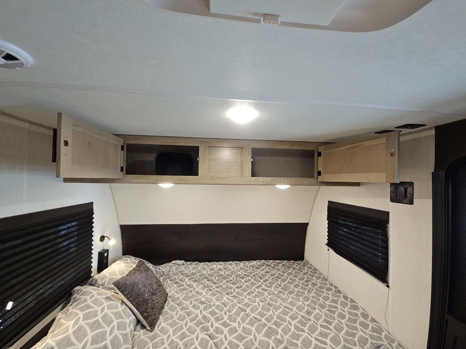 2026 Forest River RV 2026 Forest River RV Cherokee Wolf Pup Black Label - thumbnail 20