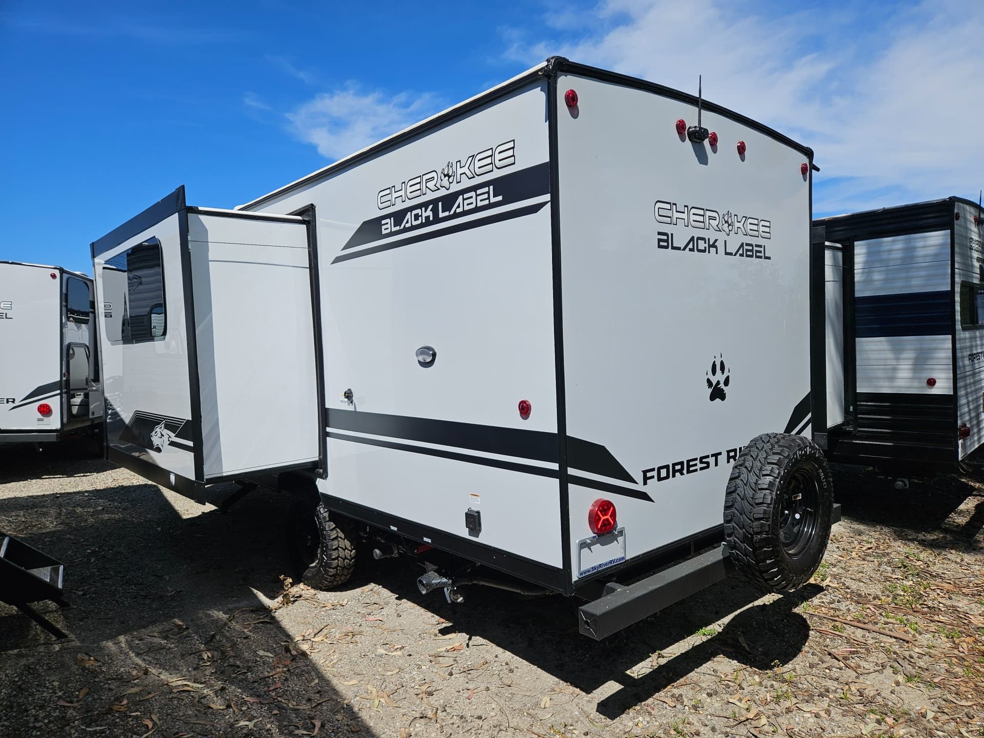 2026 Forest River RV 2026 Forest River RV  Cherokee Wolf Pup Black Label - thumbnail 3