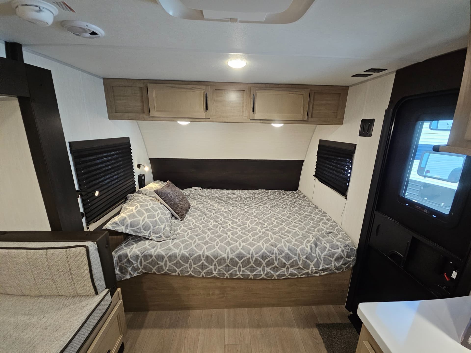 2026 Forest River RV 2026 Forest River RV  Cherokee Wolf Pup Black Label - thumbnail 18