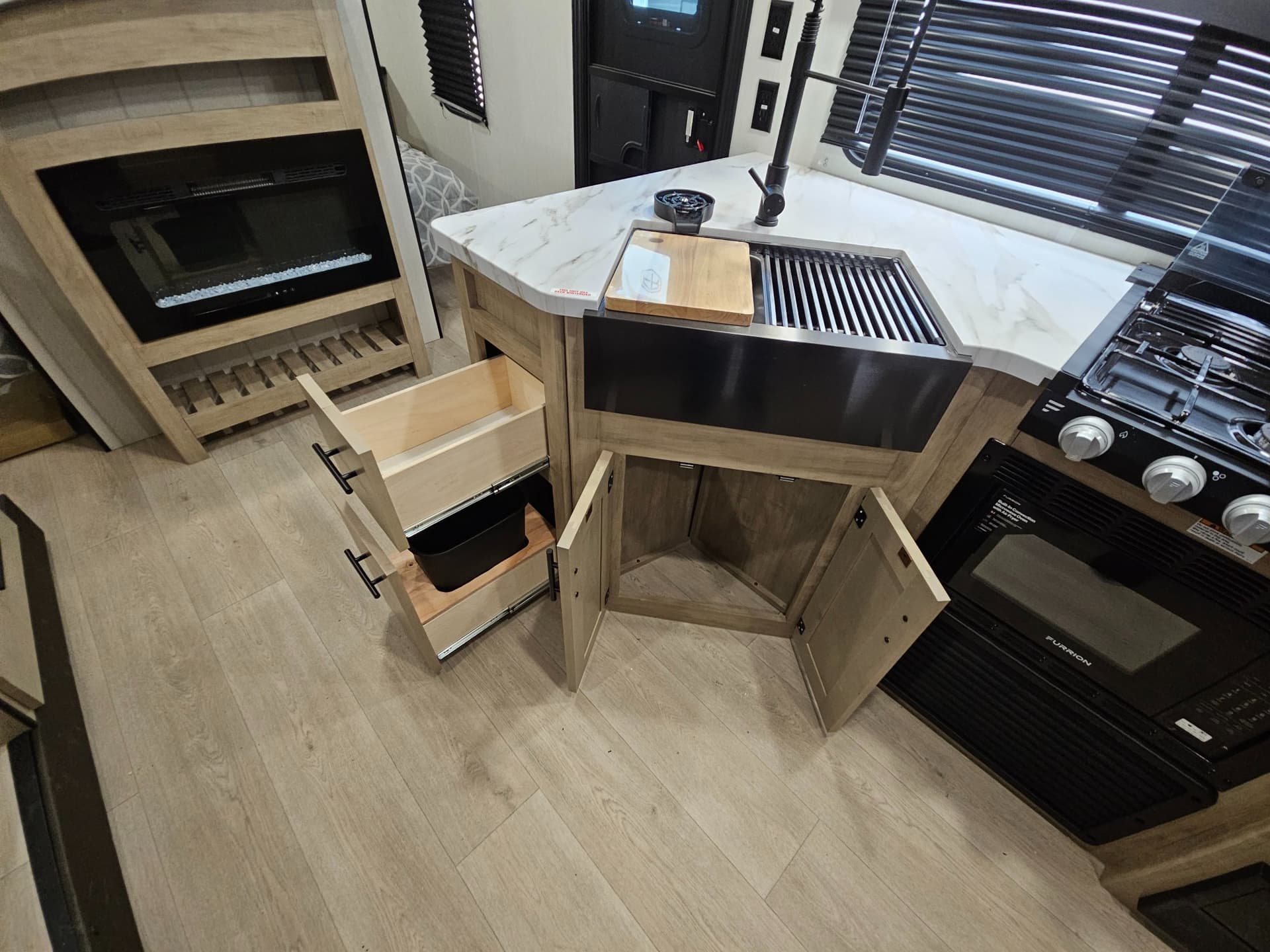 2026 Forest River RV 2026 Forest River RV Cherokee Grey Wolf - thumbnail 16