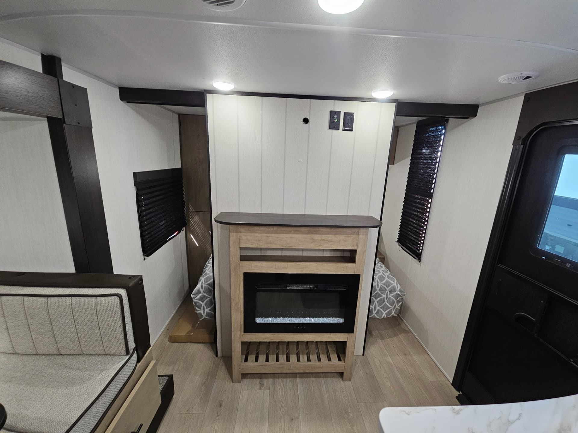 2026 Forest River RV 2026 Forest River RV Cherokee Grey Wolf - thumbnail 17