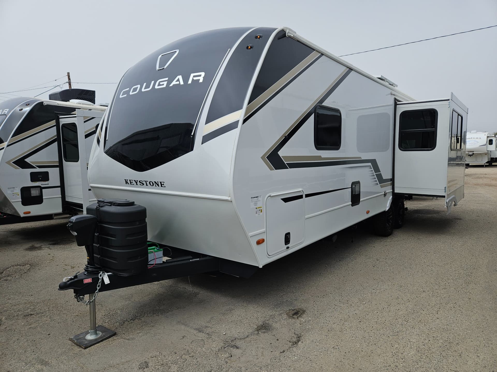 2026 Keystone RV 2026 Keystone RV Cougar Half-Ton - thumbnail 4