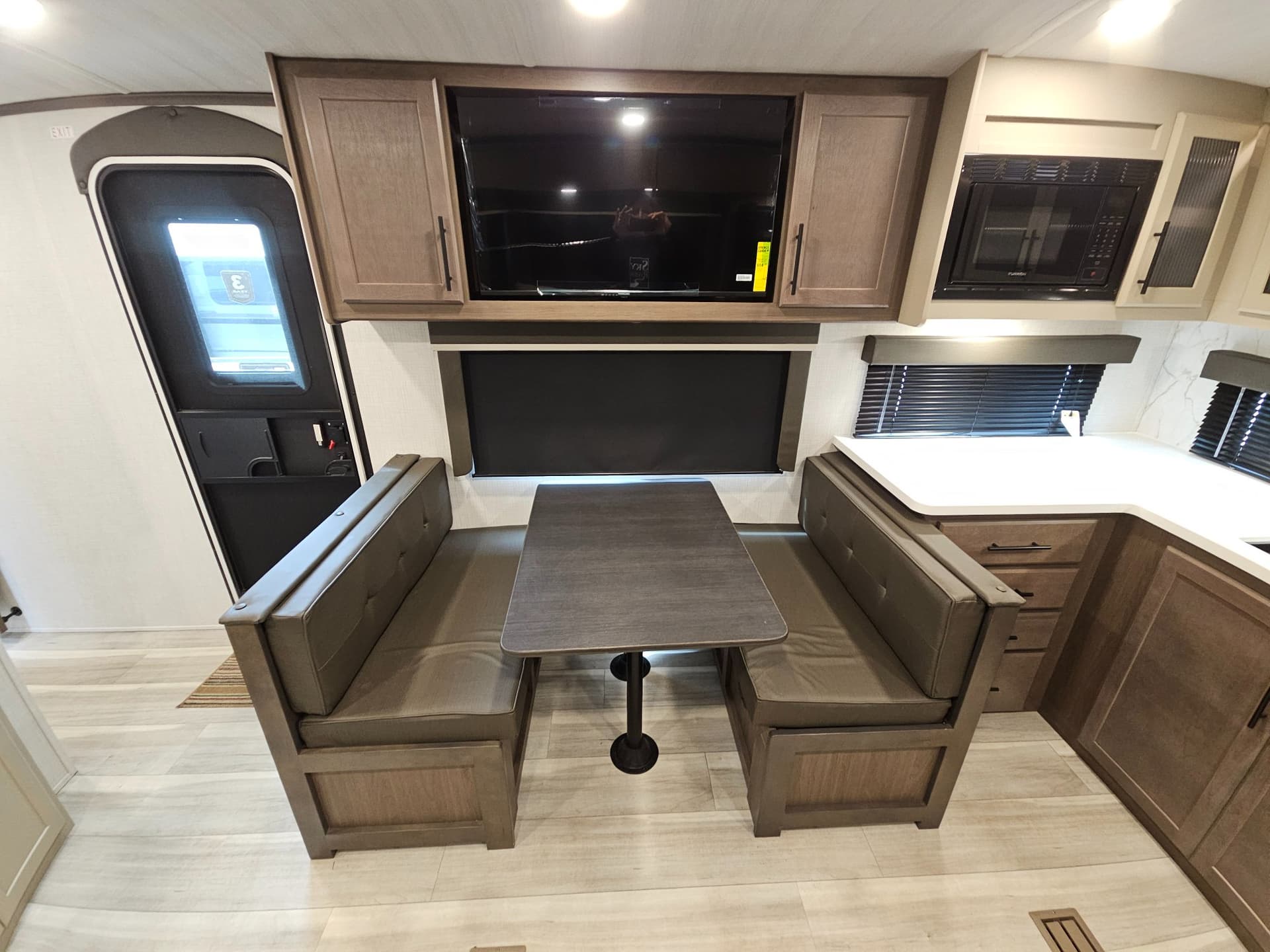 2026 Keystone RV 2026 Keystone RV Cougar Half-Ton - thumbnail 7