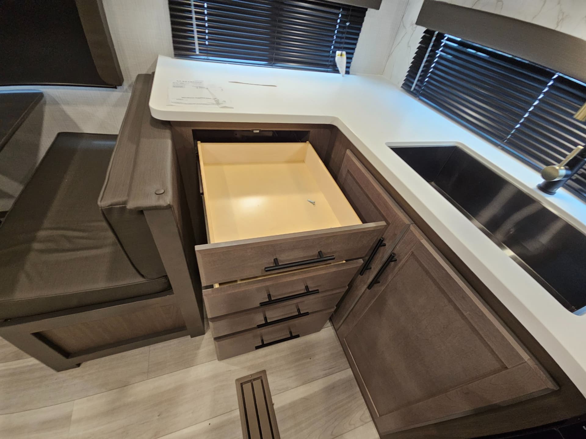 2026 Keystone RV 2026 Keystone RV Cougar Half-Ton - thumbnail 13