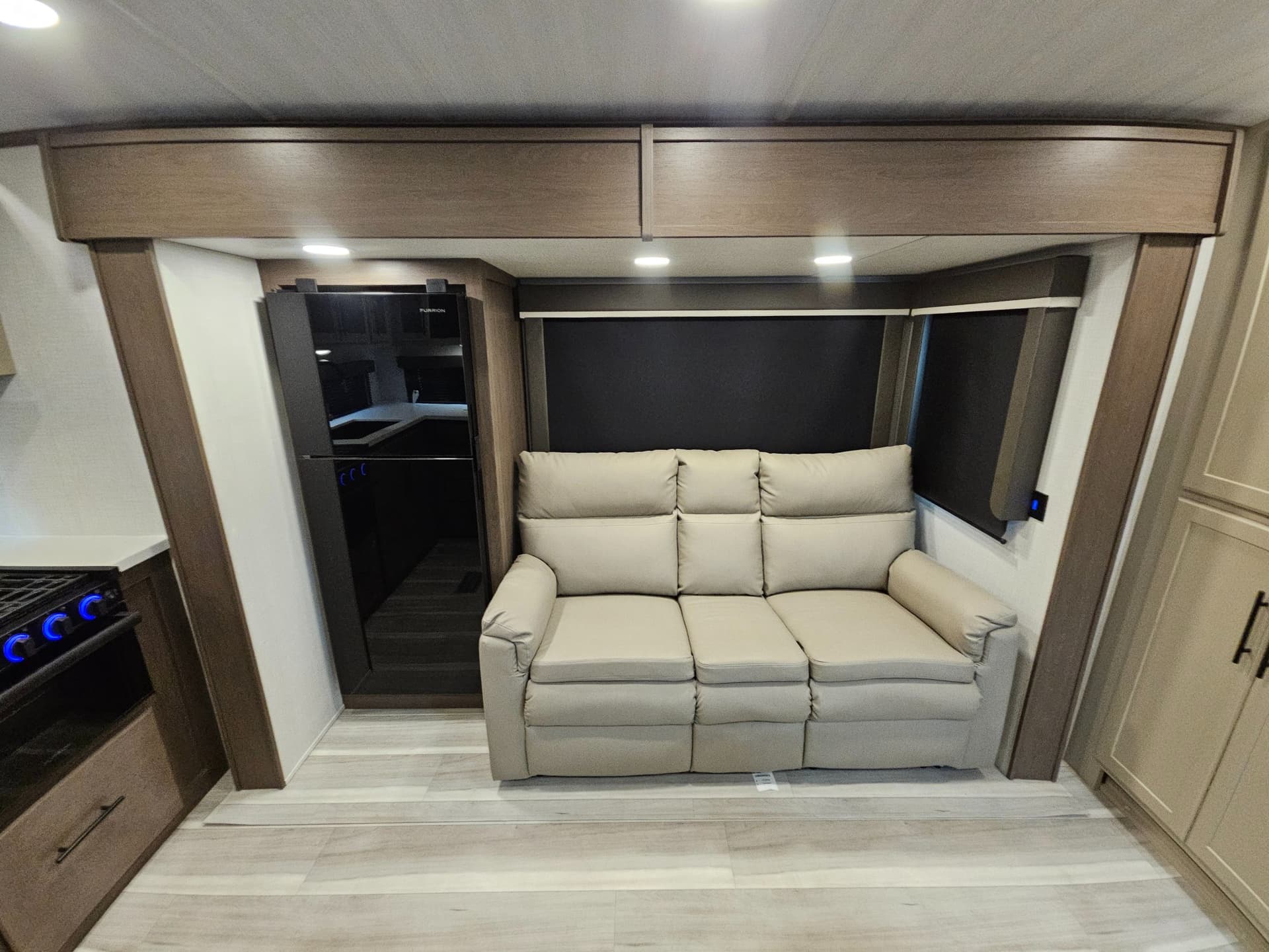 2026 Keystone RV 2026 Keystone RV Cougar Half-Ton - thumbnail 18