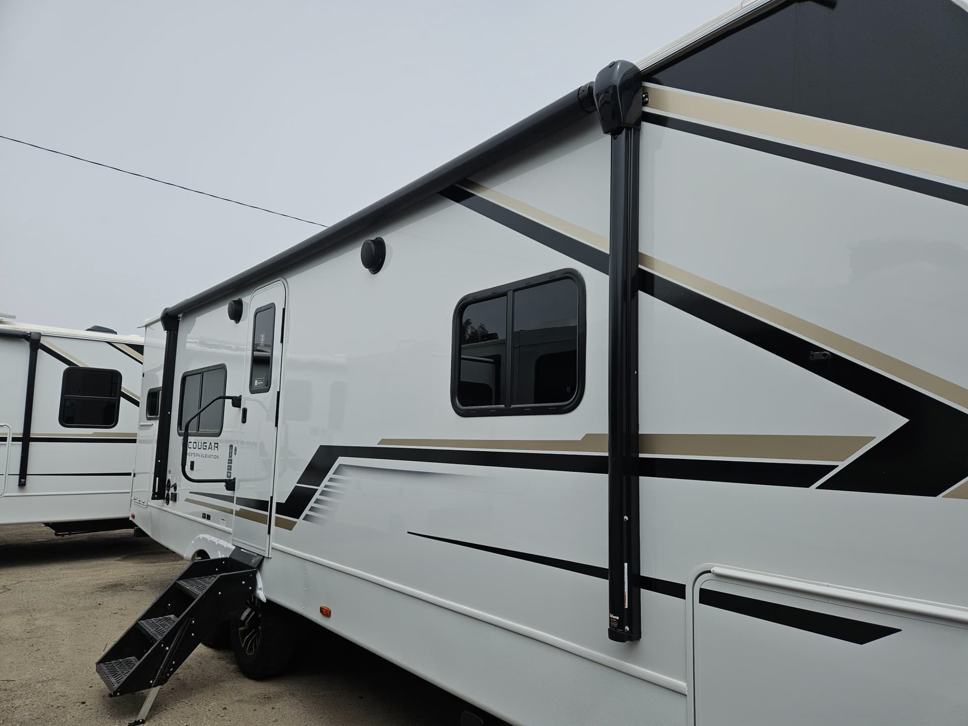 2026 Keystone RV 2026 Keystone RV Cougar Half-Ton - thumbnail 36