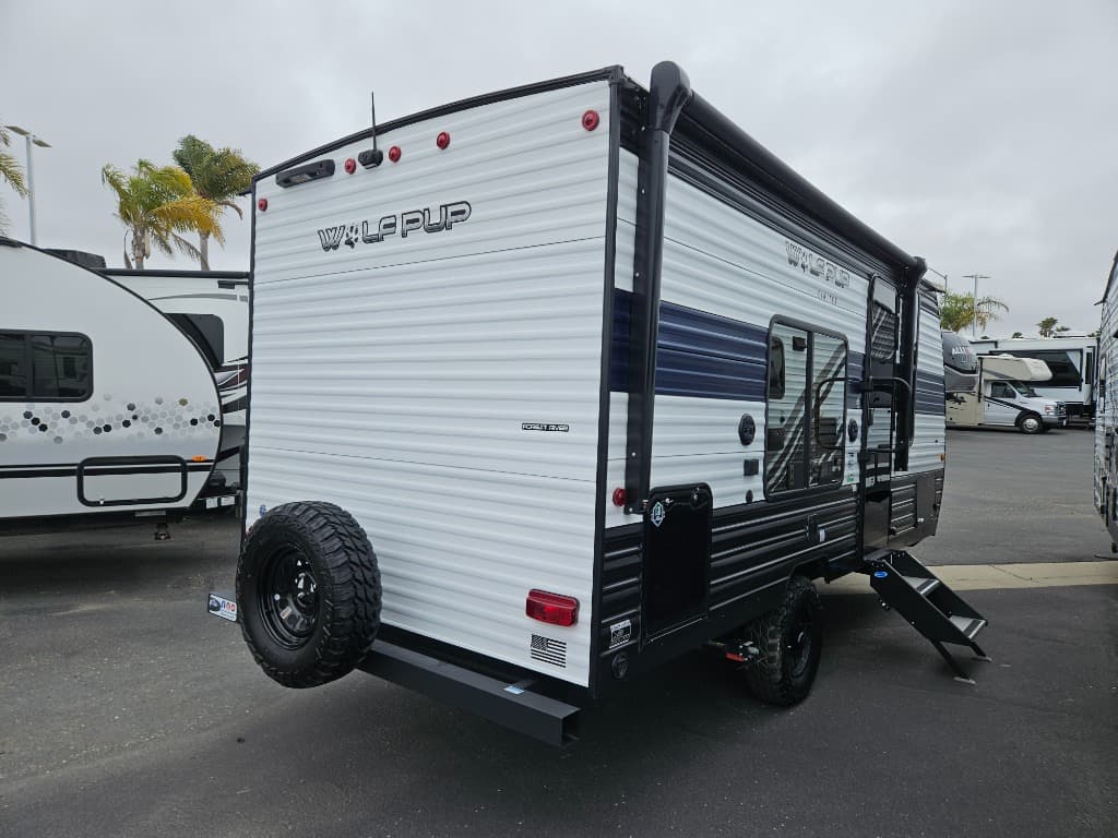 2024 Forest River 2024 Forest River Cherokee Wolf Pup - thumbnail 3