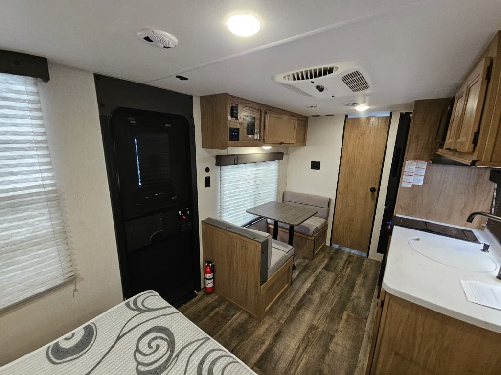 2024 Forest River 2024 Forest River Cherokee Wolf Pup - thumbnail 9