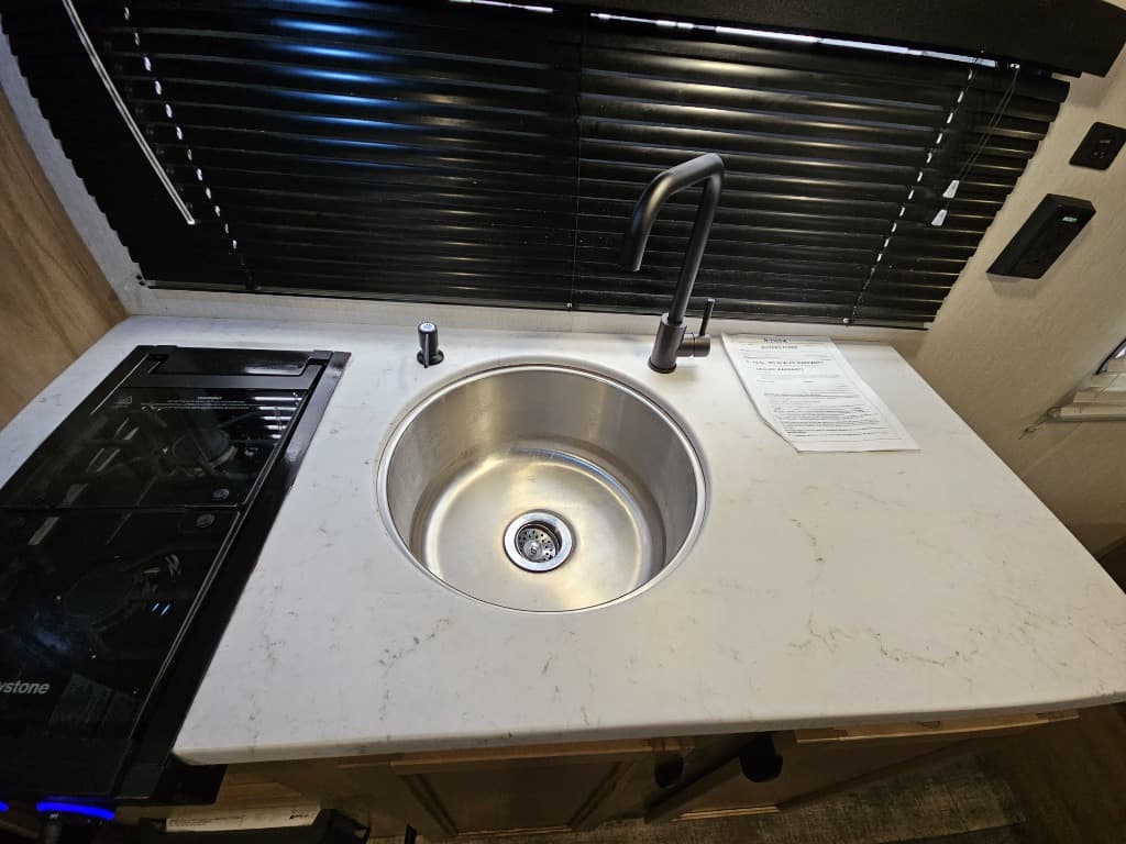 2024 Forest River 2024 Forest River Cherokee Wolf Pup - thumbnail 17