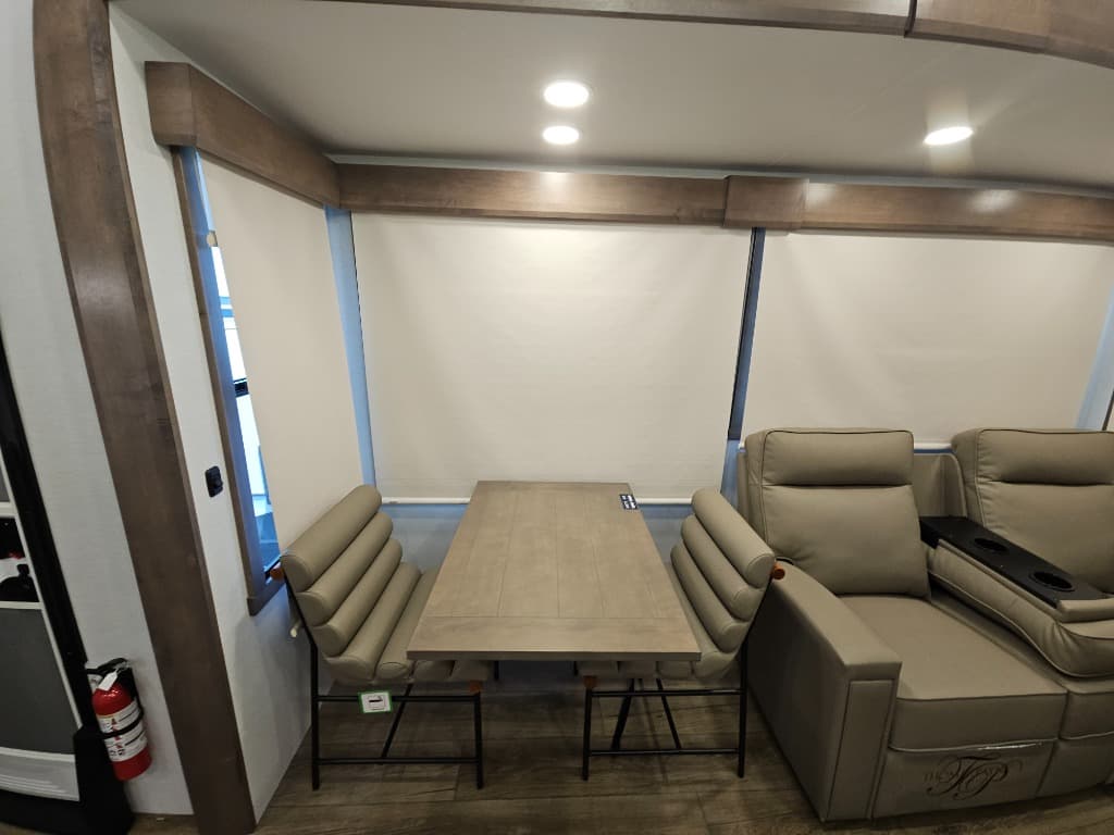 2025 Alliance RV 2025 Alliance RV Paradigm - thumbnail 11