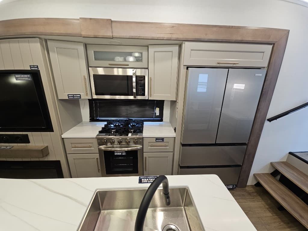 2025 Alliance RV 2025 Alliance RV Paradigm - thumbnail 24